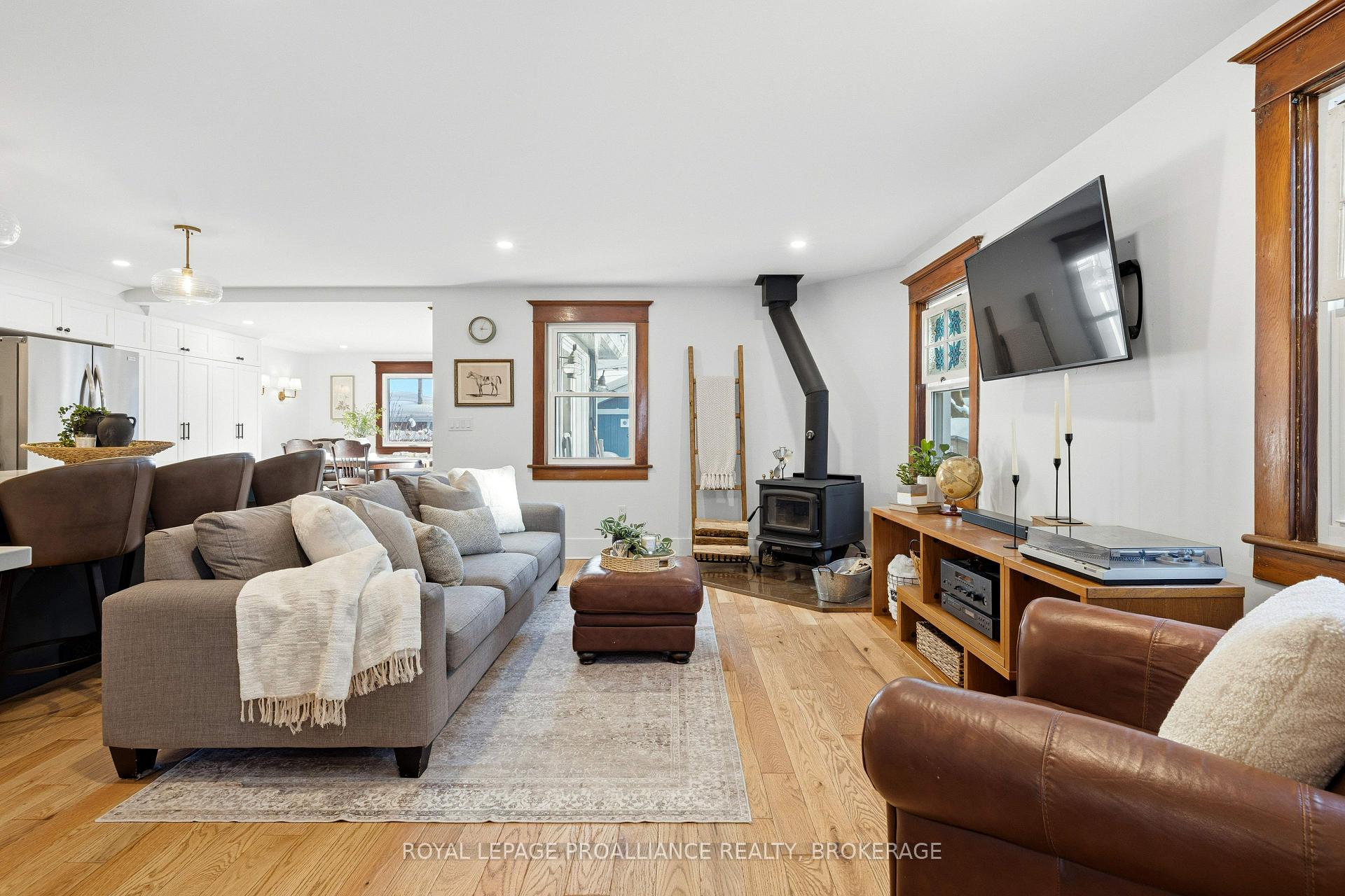 Photo 13 of 125 Pine Street, Gananoque, Gananoque — HOMEH