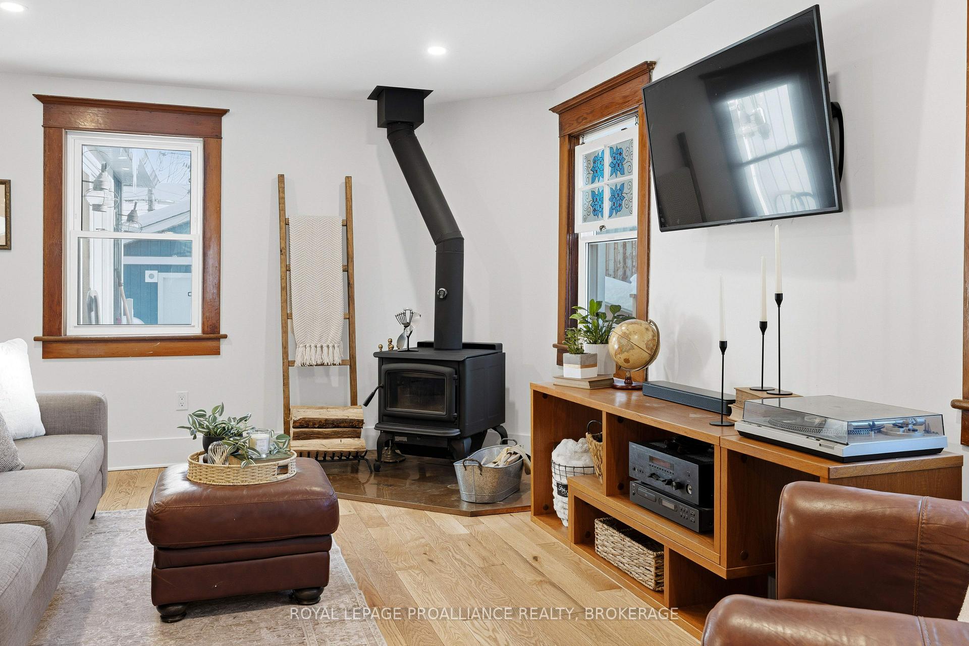 Photo 14 of 125 Pine Street, Gananoque, Gananoque — HOMEH