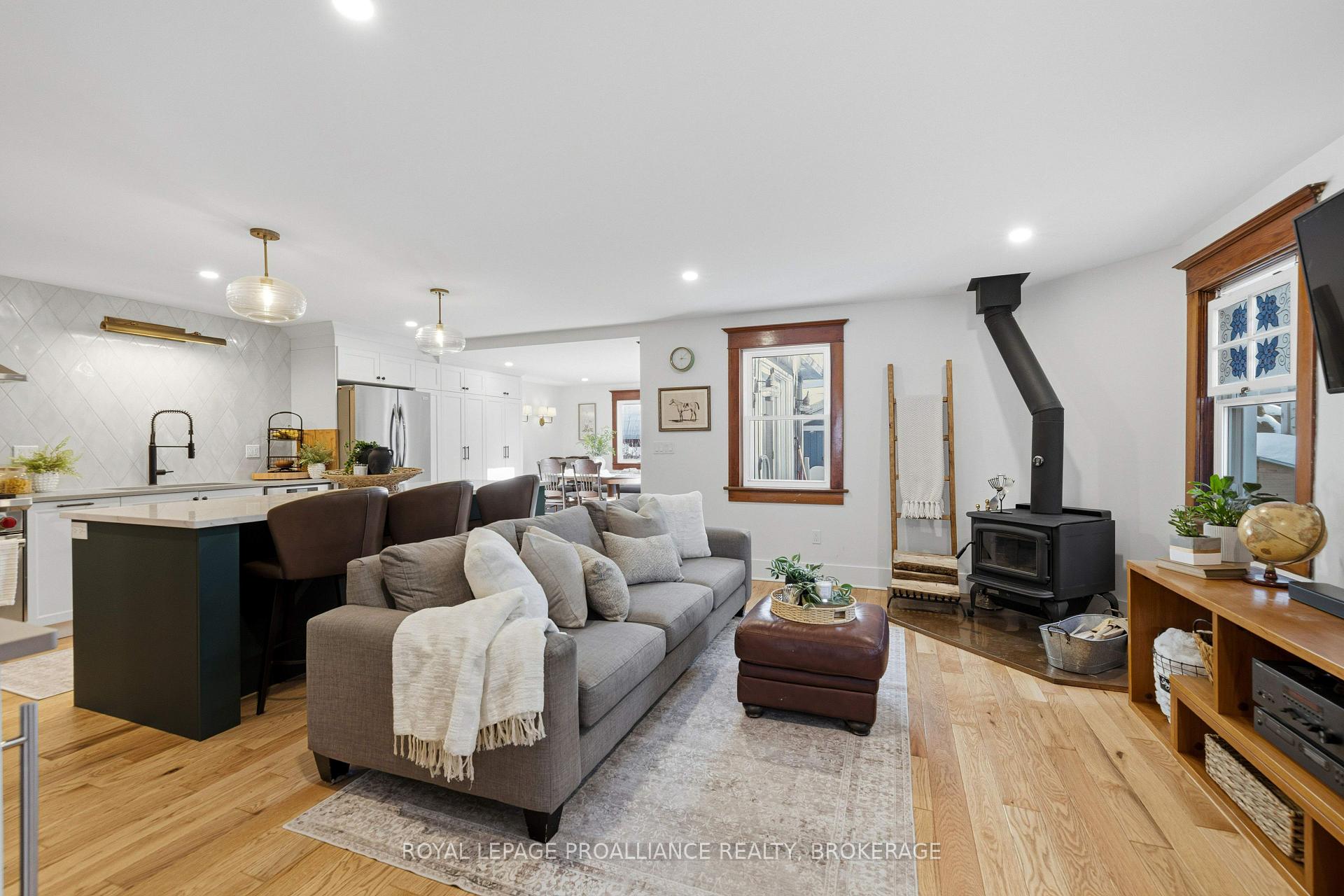 Photo 16 of 125 Pine Street, Gananoque, Gananoque — HOMEH