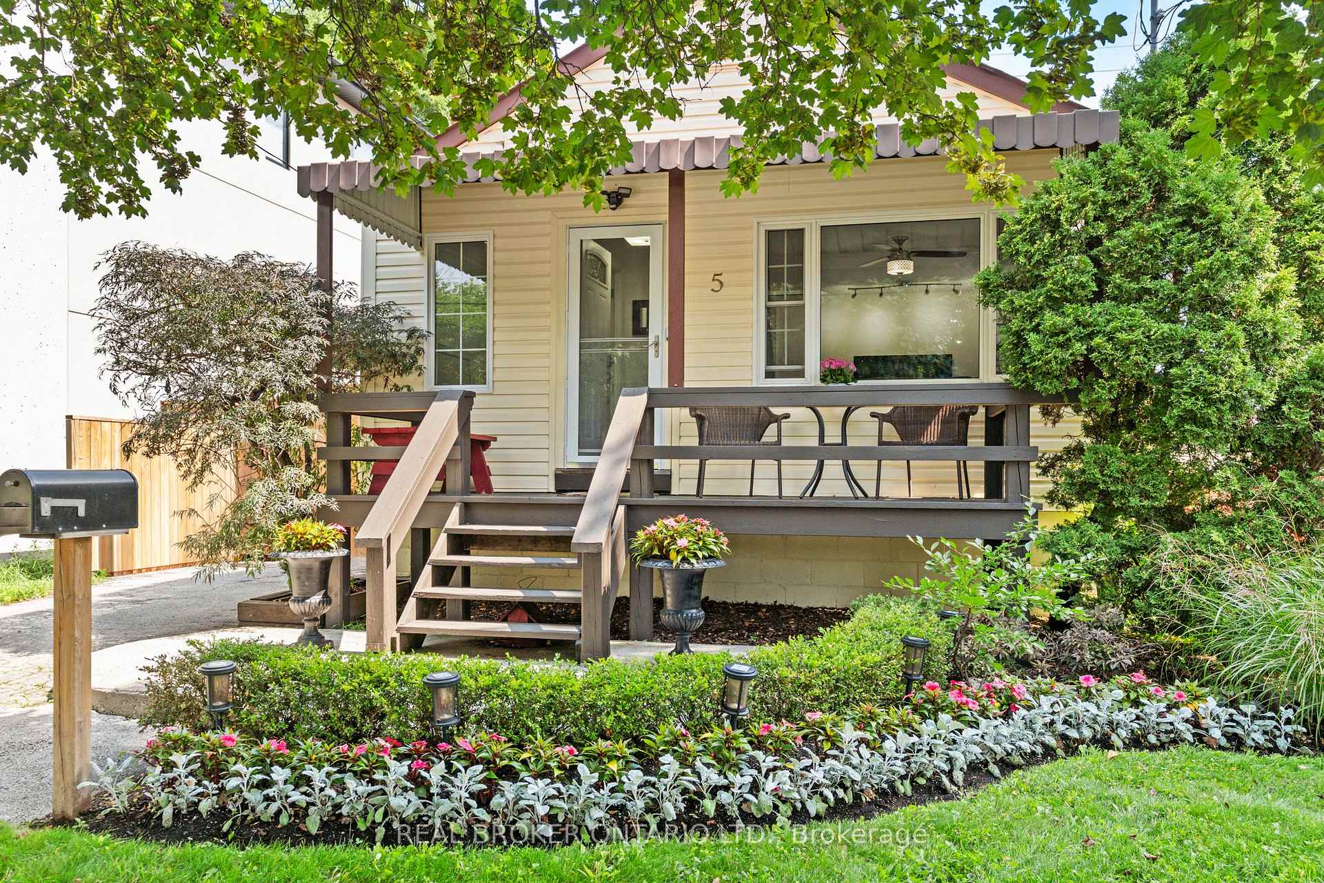 Photo 1 of 5 Acorn Avenue, Etobicoke, Islington-City Centre West — HOMEH