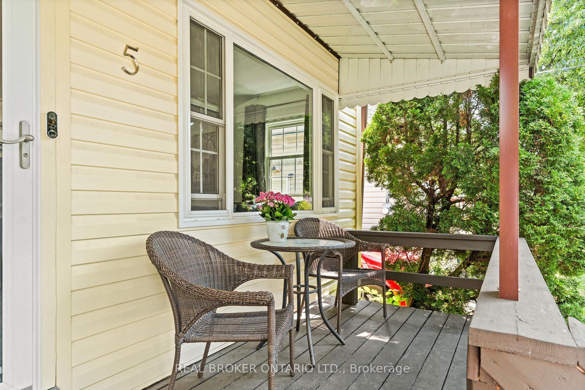 Photo 2 of 5 Acorn Avenue, Etobicoke, Islington-City Centre West — HOMEH