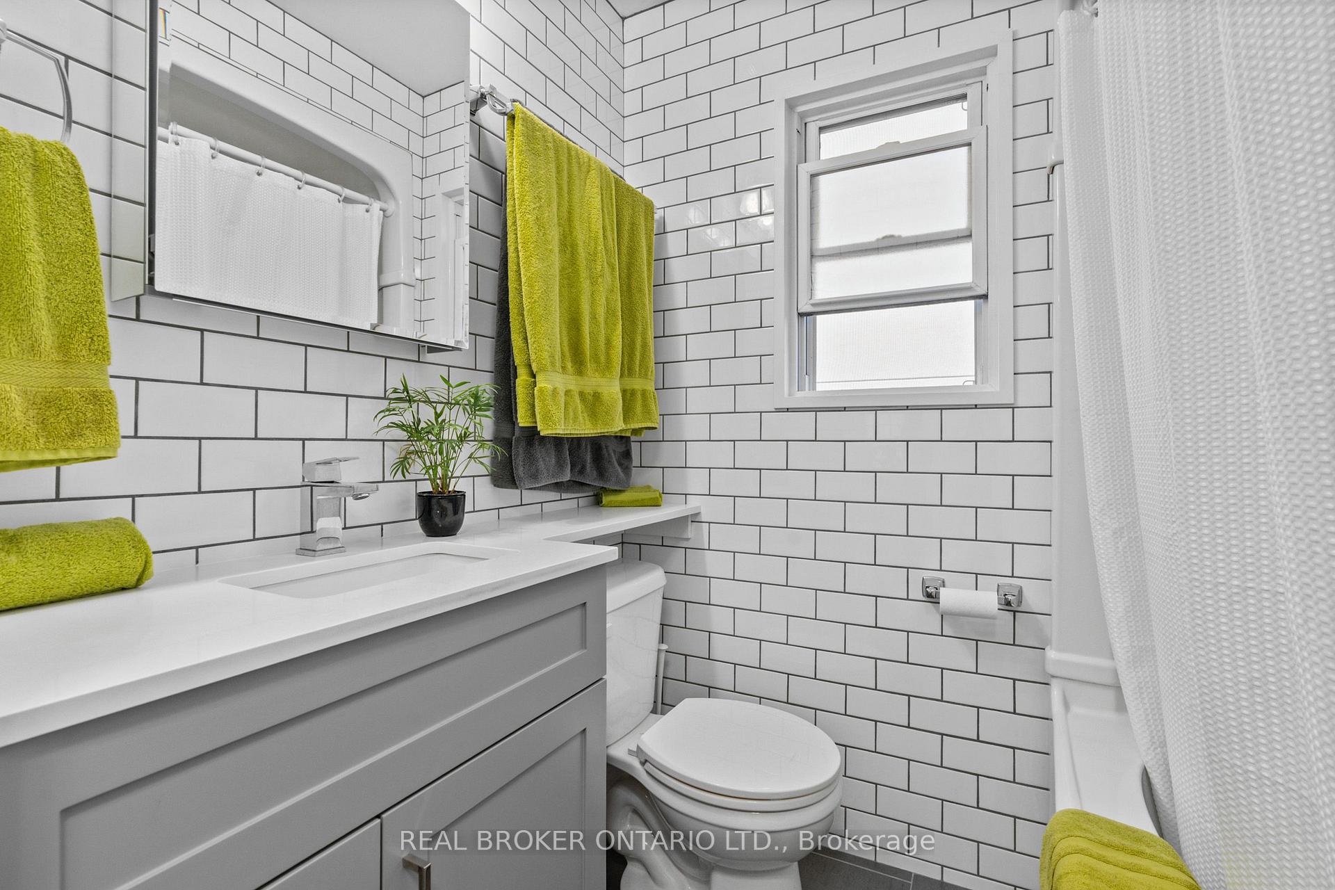 Photo 15 of 5 Acorn Avenue, Etobicoke, Islington-City Centre West — HOMEH
