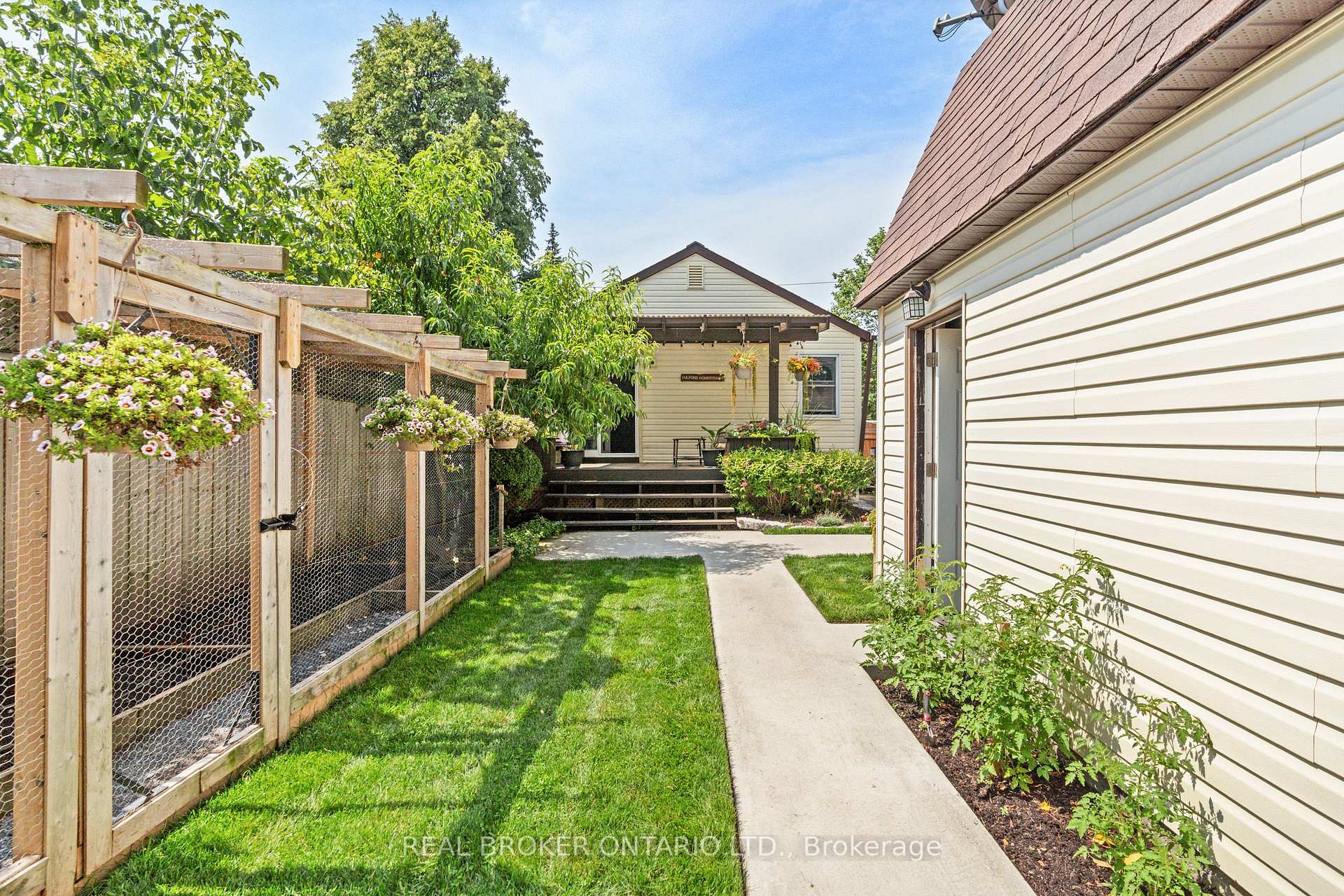 Photo 24 of 5 Acorn Avenue, Etobicoke, Islington-City Centre West — HOMEH