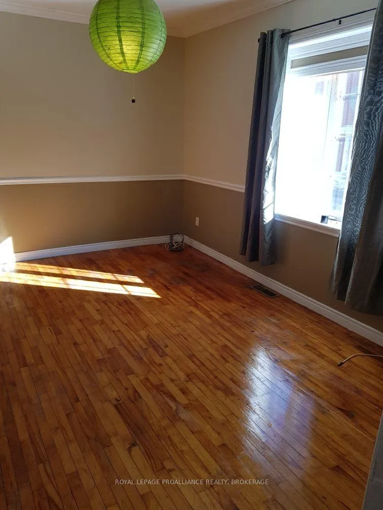 Photo 9 of 27 Stephen Street, Kingston, East of Sir John A. Blvd — HOMEH