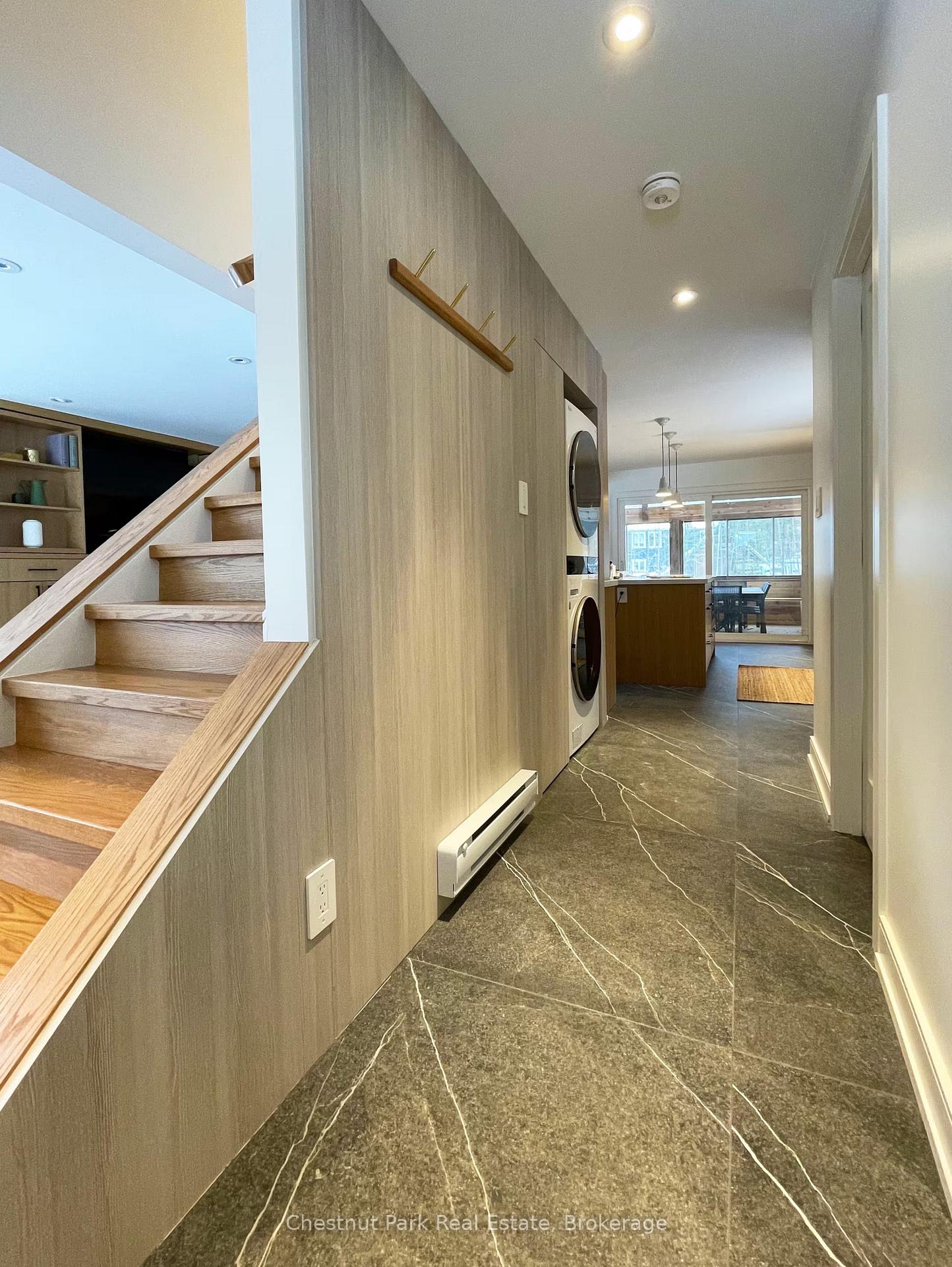Photo 11 of 1002 Chippawa Avenue, Gravenhurst, Muskoka (S) — HOMEH
