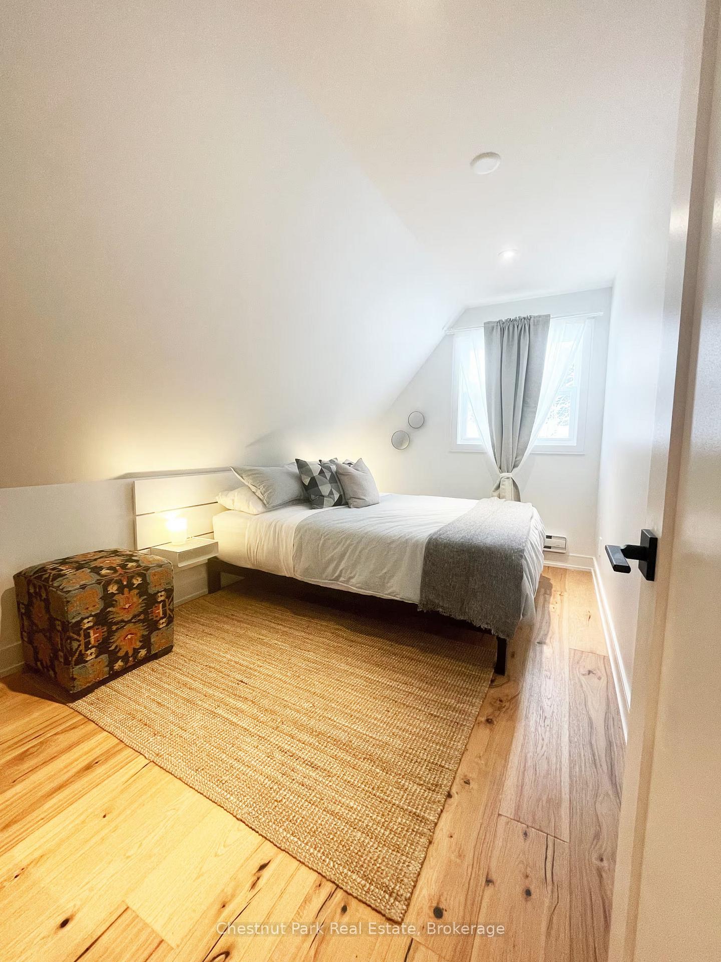 Photo 19 of 1002 Chippawa Avenue, Gravenhurst, Muskoka (S) — HOMEH
