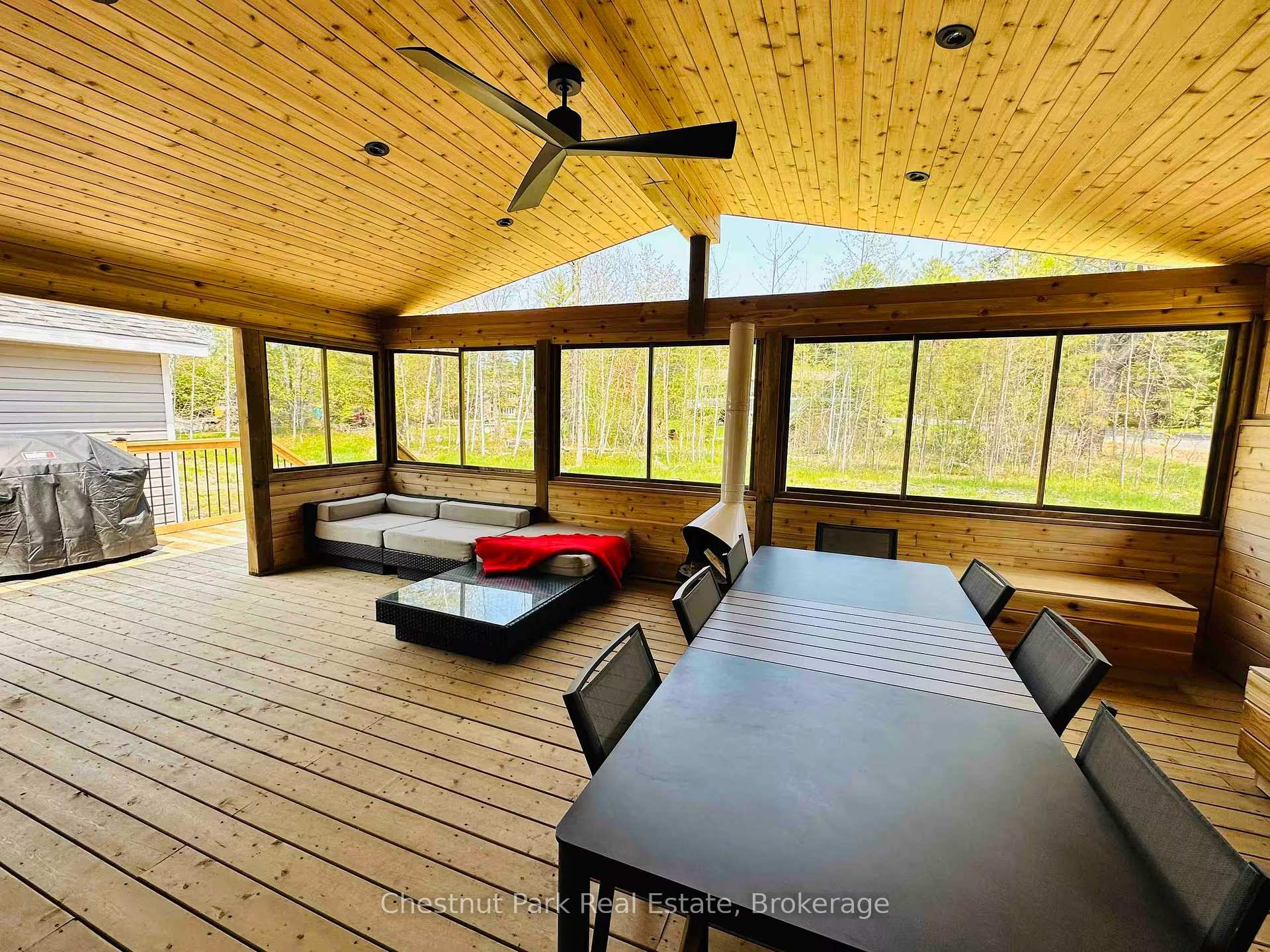 Photo 24 of 1002 Chippawa Avenue, Gravenhurst, Muskoka (S) — HOMEH