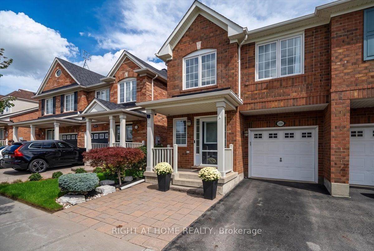 Photo 2 of 235 Weldon Road, Whitchurch-Stouffville, Stouffville — HOMEH