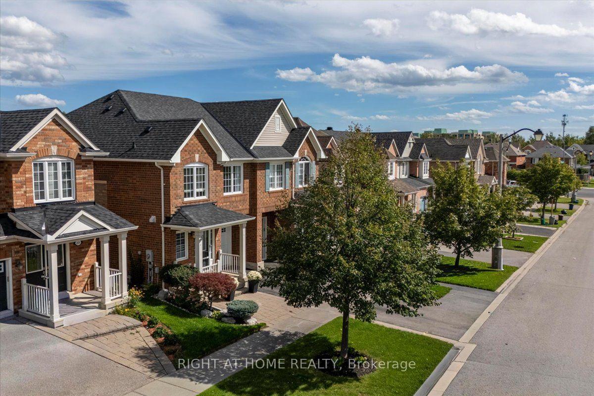 Photo 3 of 235 Weldon Road, Whitchurch-Stouffville, Stouffville — HOMEH