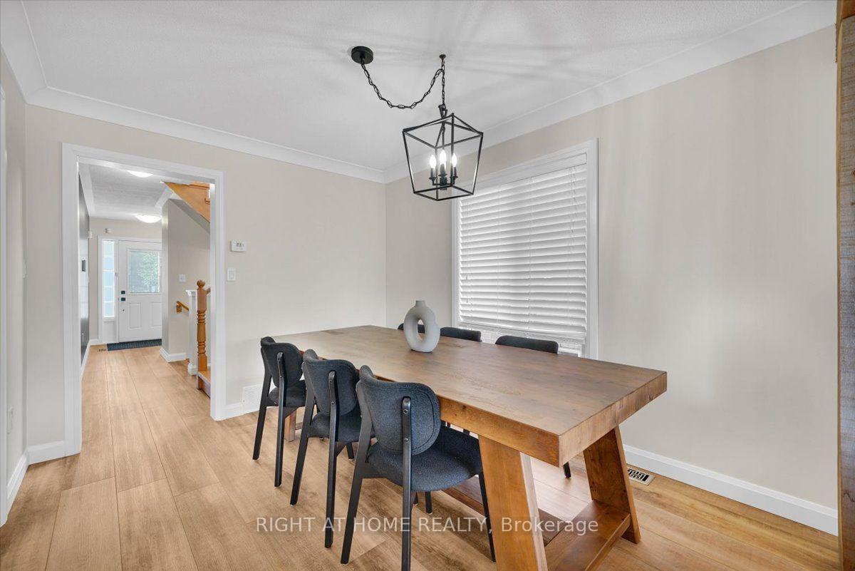 Photo 9 of 235 Weldon Road, Whitchurch-Stouffville, Stouffville — HOMEH