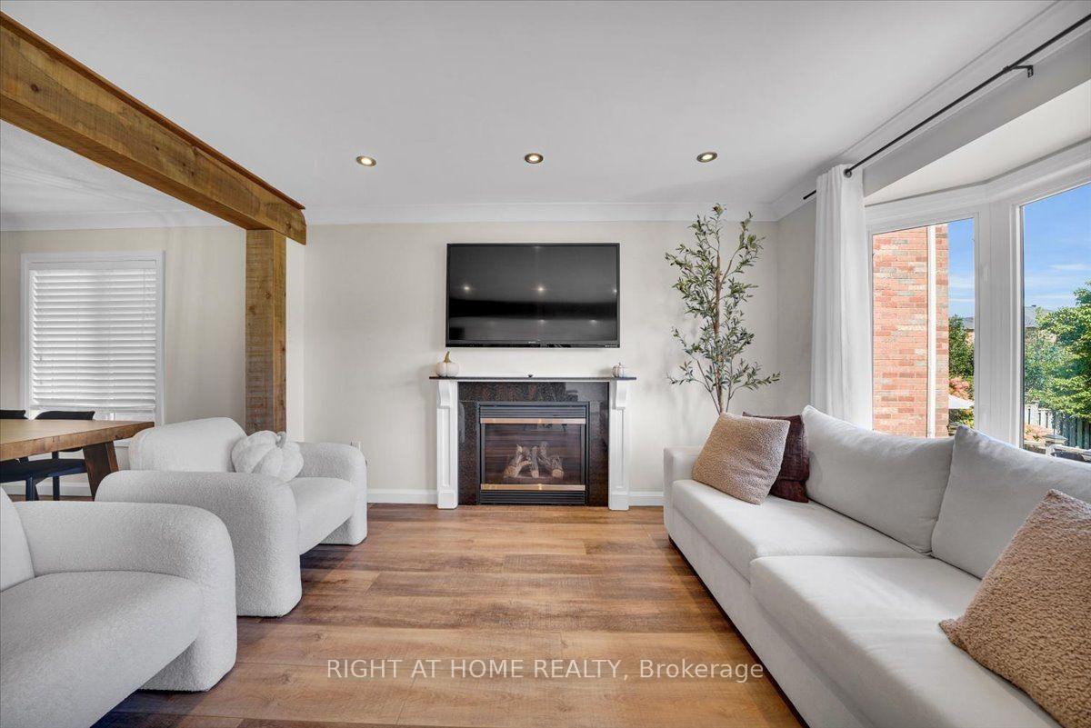 Photo 13 of 235 Weldon Road, Whitchurch-Stouffville, Stouffville — HOMEH
