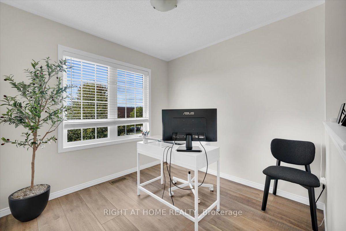 Photo 17 of 235 Weldon Road, Whitchurch-Stouffville, Stouffville — HOMEH