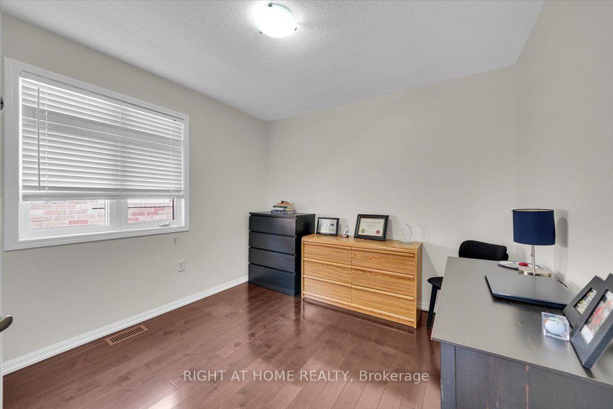 Photo 20 of 235 Weldon Road, Whitchurch-Stouffville, Stouffville — HOMEH