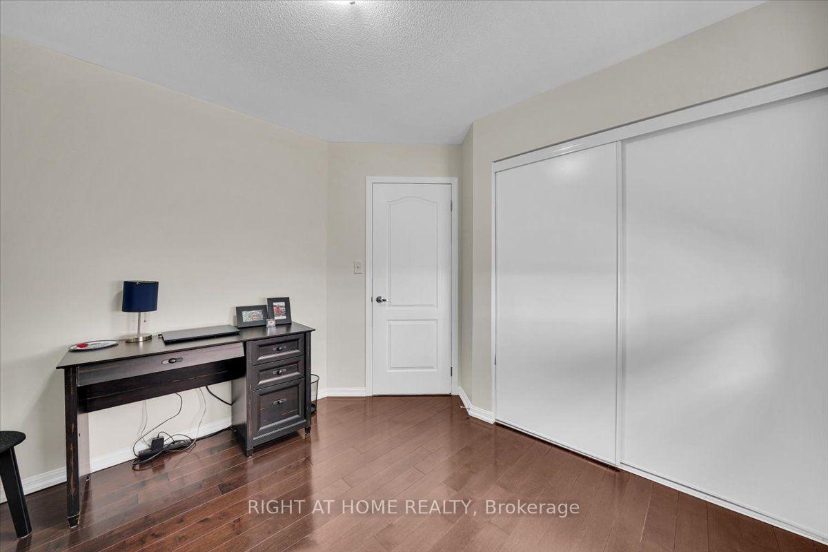 Photo 22 of 235 Weldon Road, Whitchurch-Stouffville, Stouffville — HOMEH