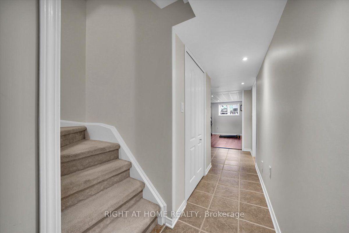 Photo 25 of 235 Weldon Road, Whitchurch-Stouffville, Stouffville — HOMEH