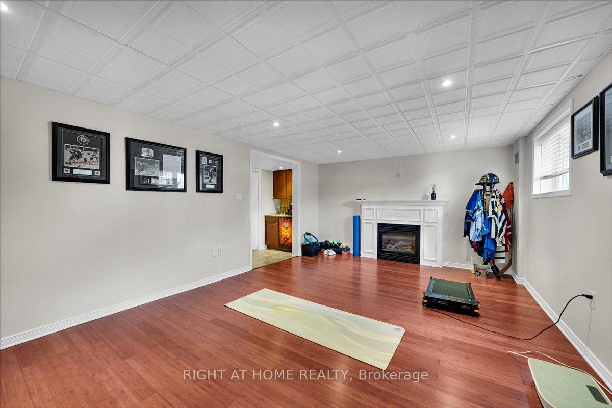 Photo 27 of 235 Weldon Road, Whitchurch-Stouffville, Stouffville — HOMEH