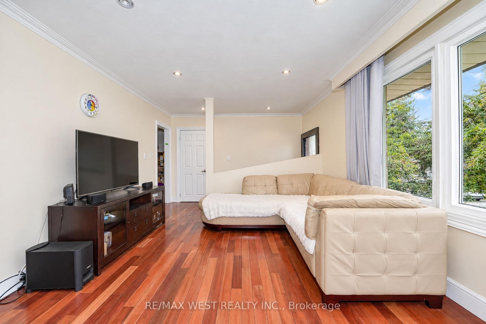 Photo 5 of 3062 O'hagan Drive, Mississauga, Erindale — HOMEH