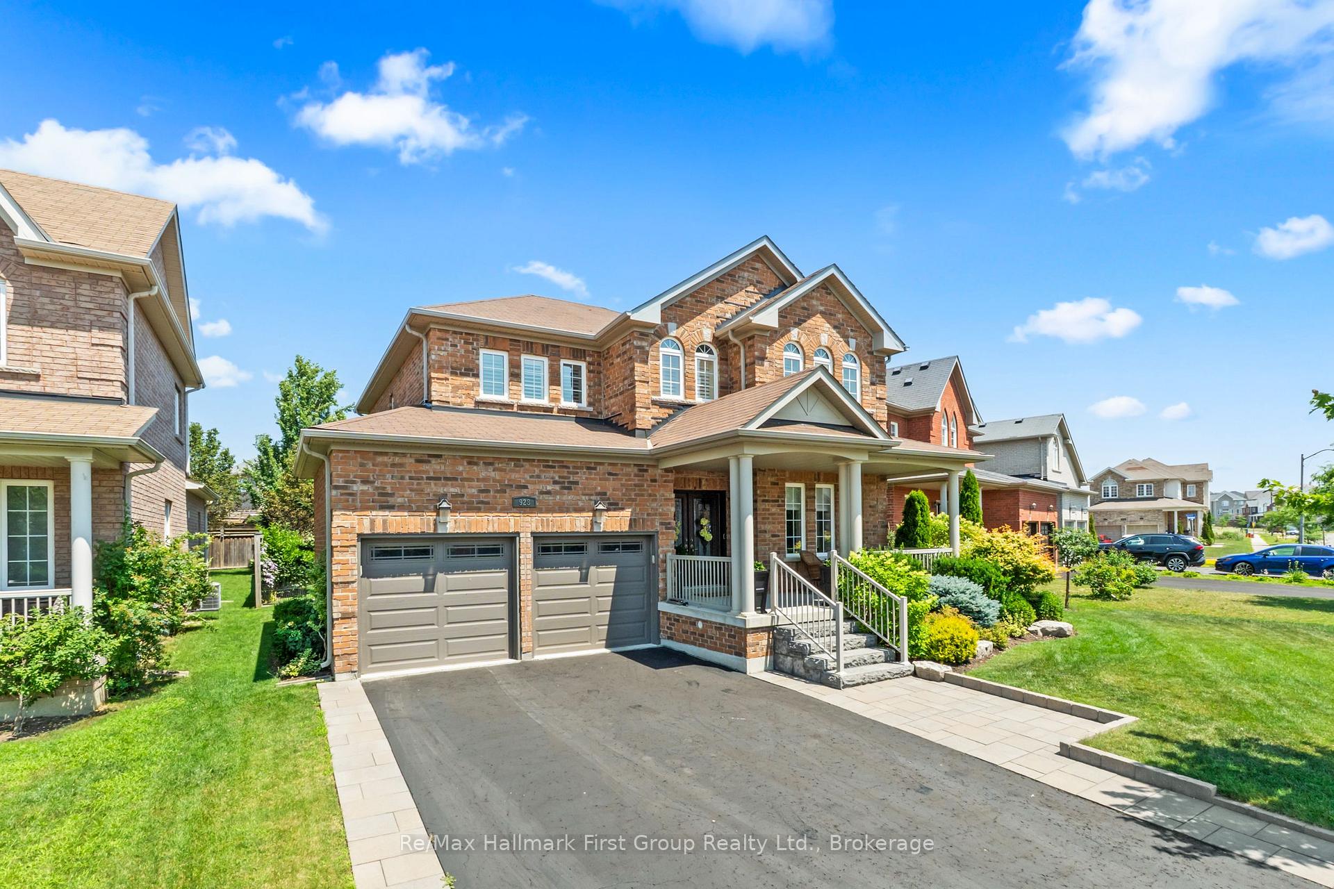 Photo 2 of 928 Black Cherry Drive, Oshawa, Taunton — HOMEH
