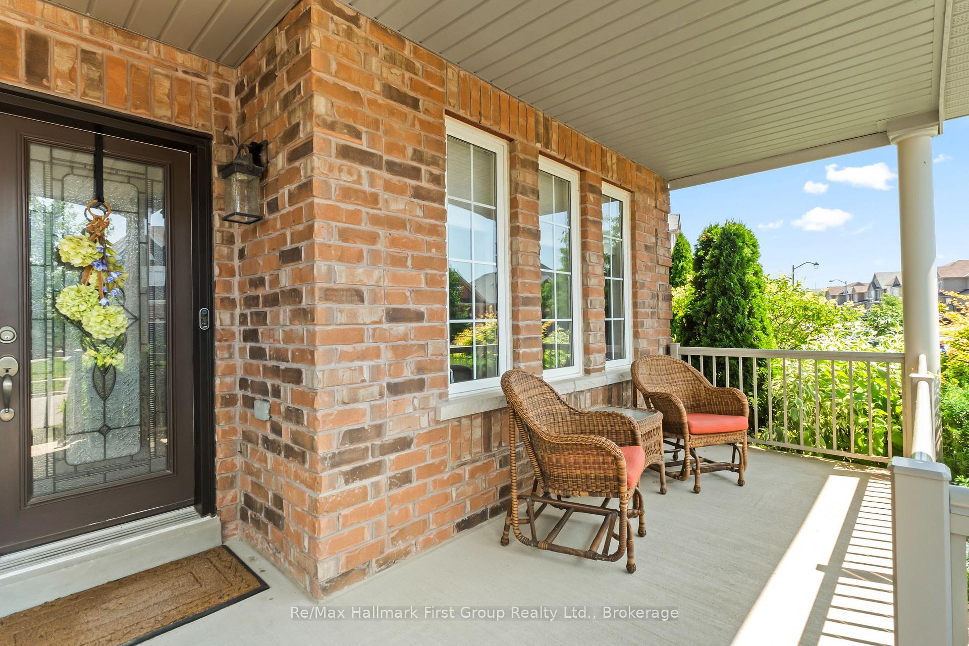 Photo 5 of 928 Black Cherry Drive, Oshawa, Taunton — HOMEH