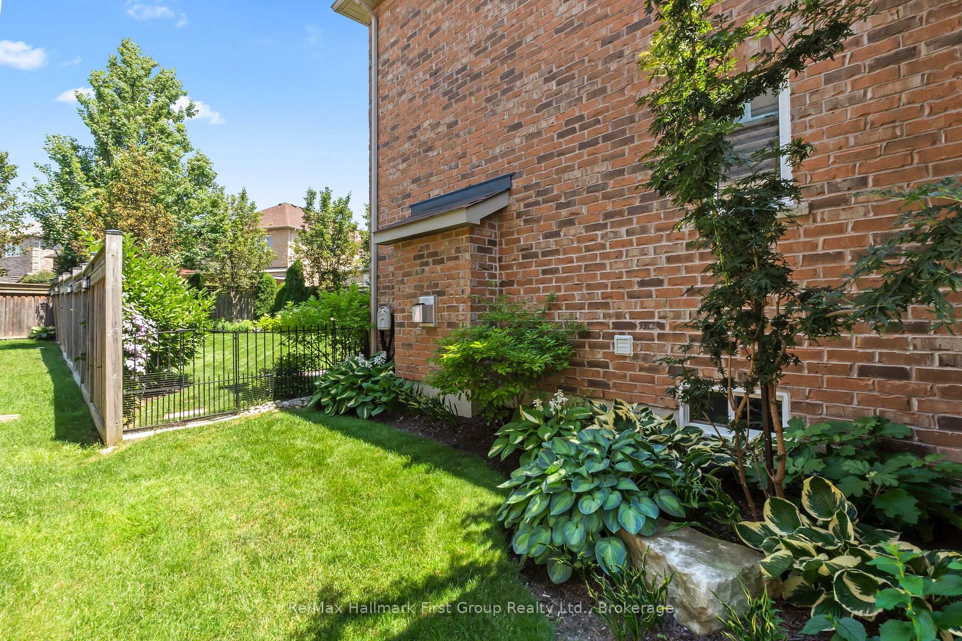 Photo 43 of 928 Black Cherry Drive, Oshawa, Taunton — HOMEH