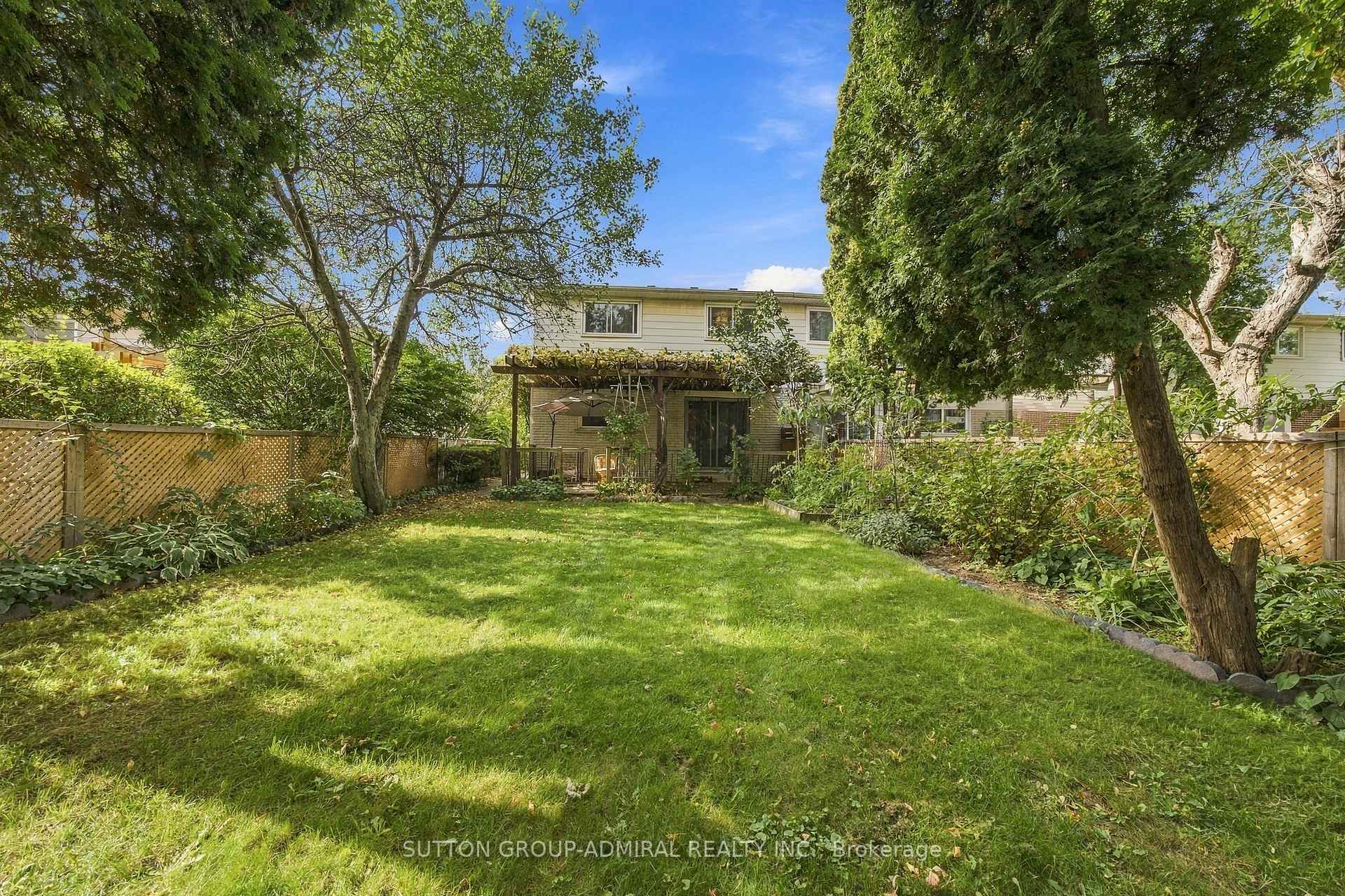 Photo 2 of 1871 Silverberry Crescent, Mississauga, Clarkson — HOMEH