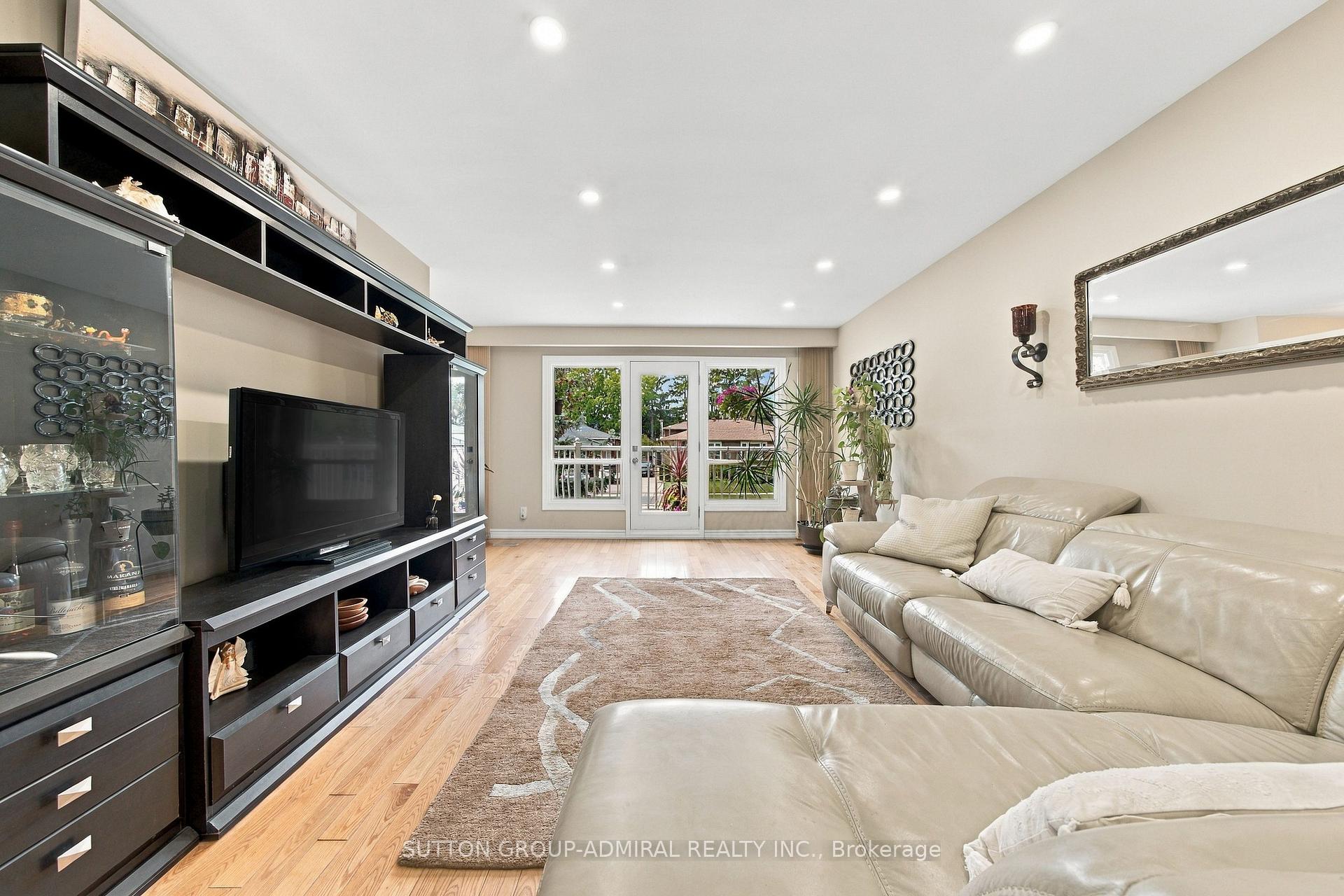 Photo 11 of 1871 Silverberry Crescent, Mississauga, Clarkson — HOMEH