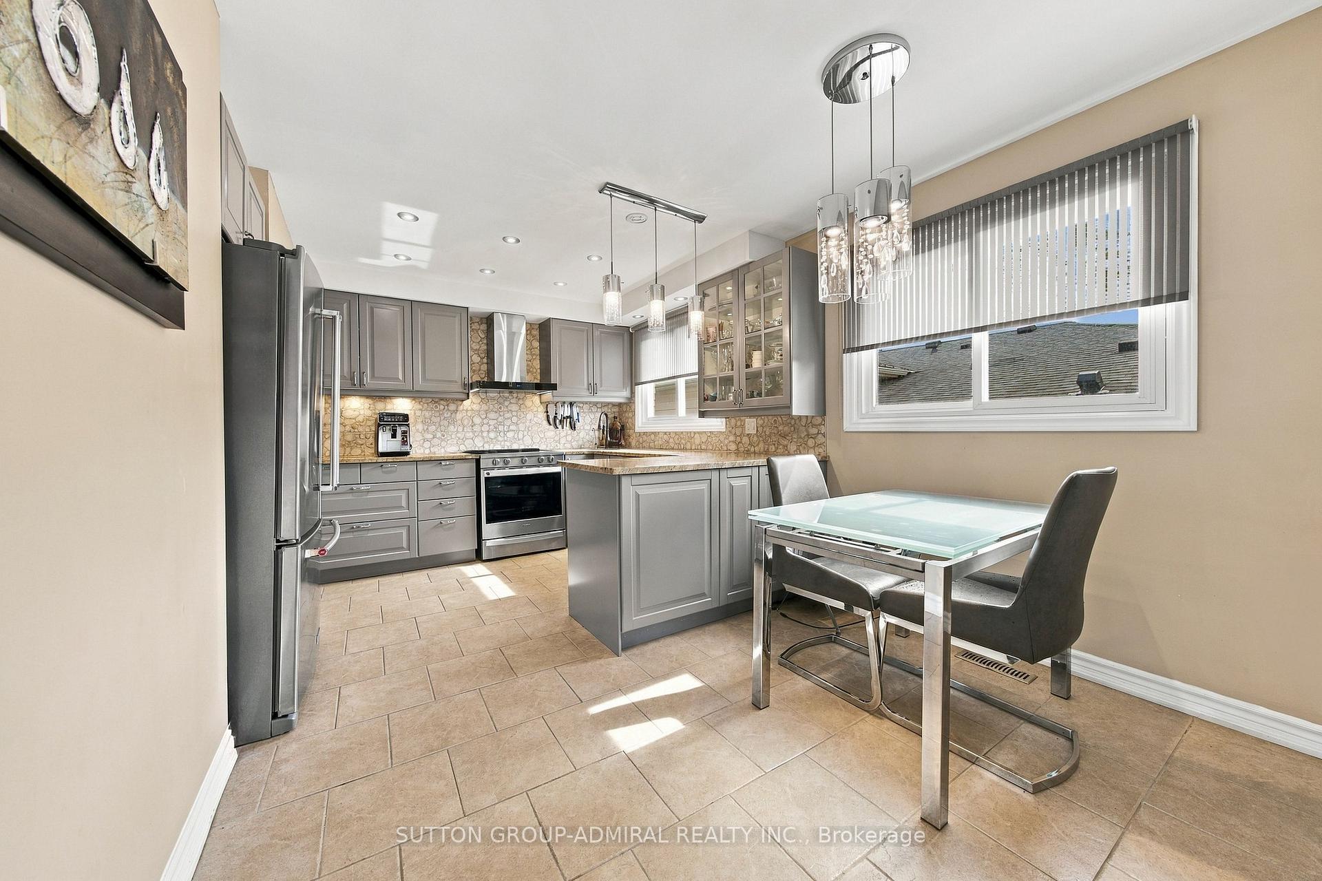 Photo 16 of 1871 Silverberry Crescent, Mississauga, Clarkson — HOMEH