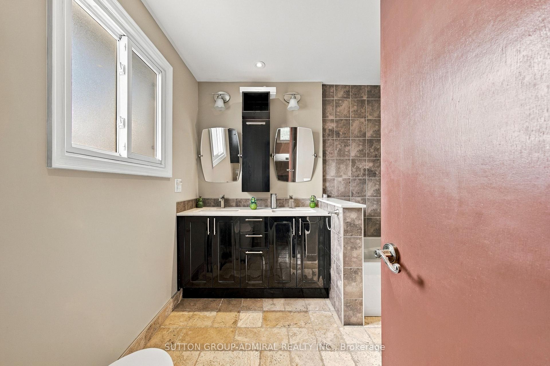 Photo 25 of 1871 Silverberry Crescent, Mississauga, Clarkson — HOMEH