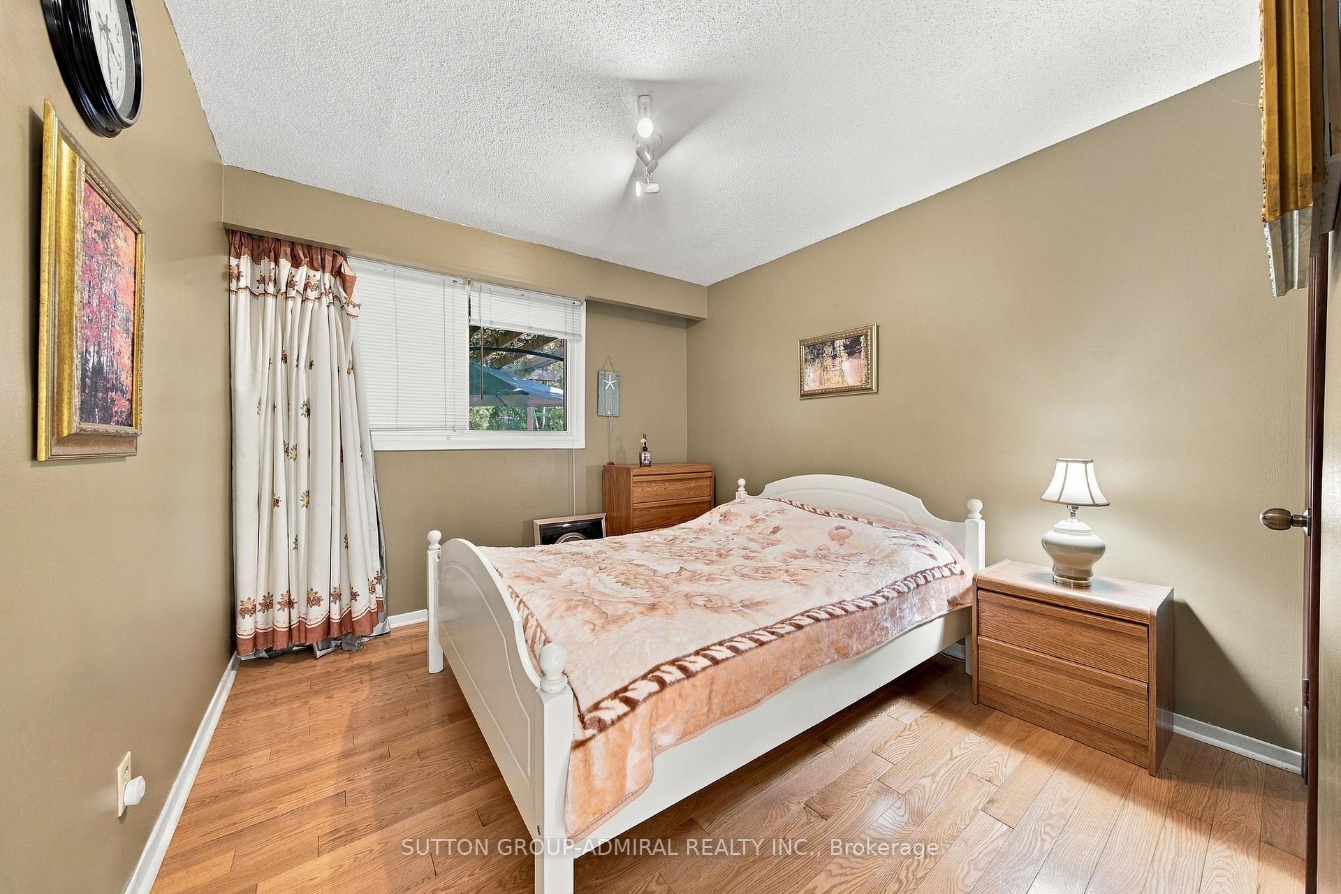 Photo 32 of 1871 Silverberry Crescent, Mississauga, Clarkson — HOMEH
