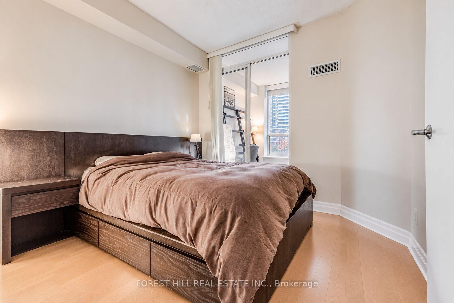 Photo 13 of Unit 305, 70 Alexander Street, Toronto, Church-Yonge Corridor — HOMEH