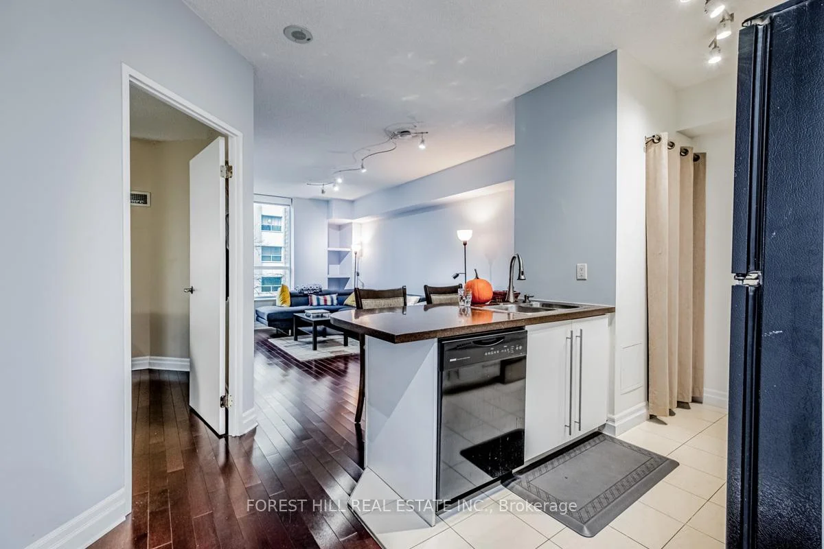 Photo 8 of Unit 305, 70 Alexander Street, Toronto, Church-Yonge Corridor — HOMEH