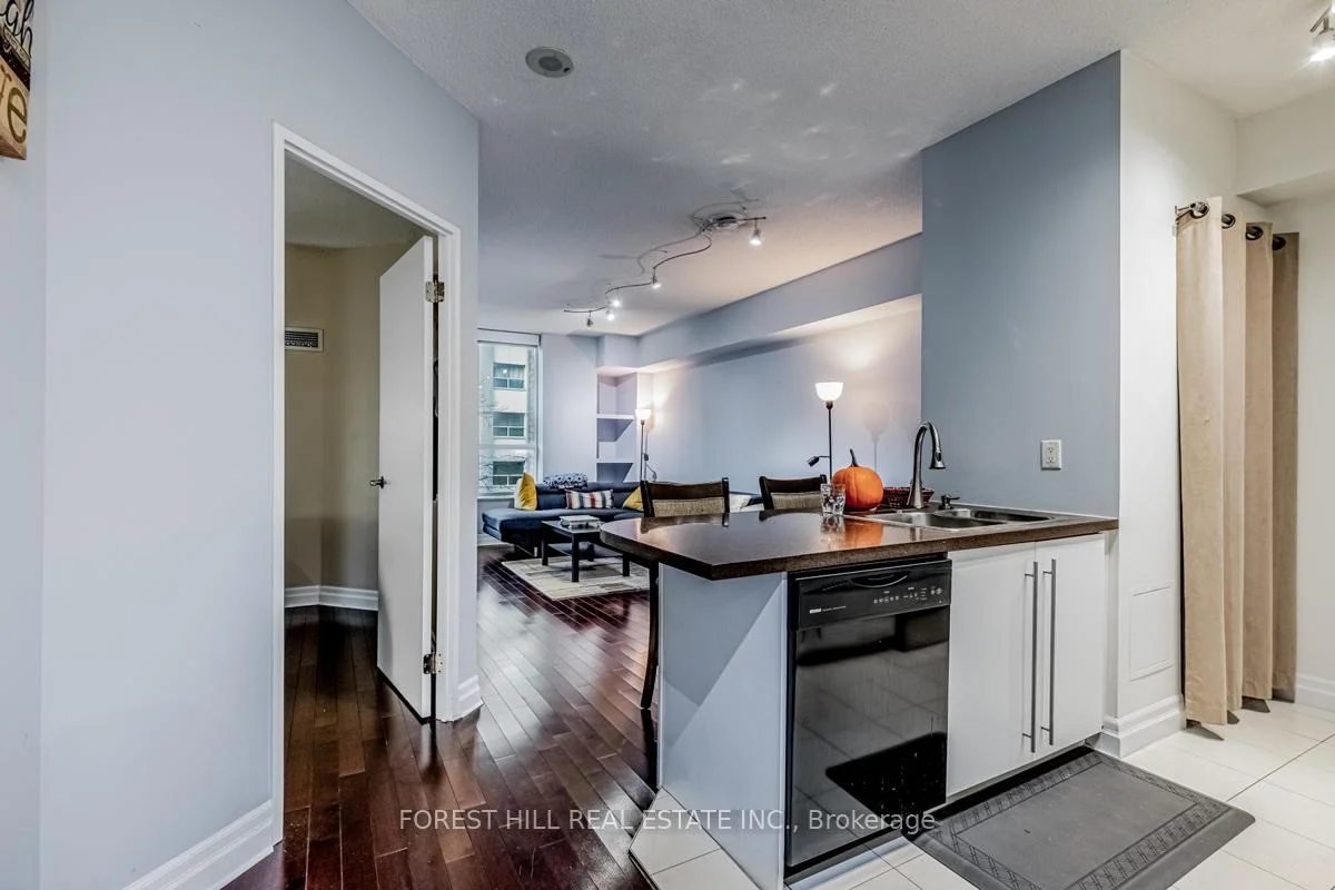 Photo 10 of Unit 305, 70 Alexander Street, Toronto, Church-Yonge Corridor — HOMEH