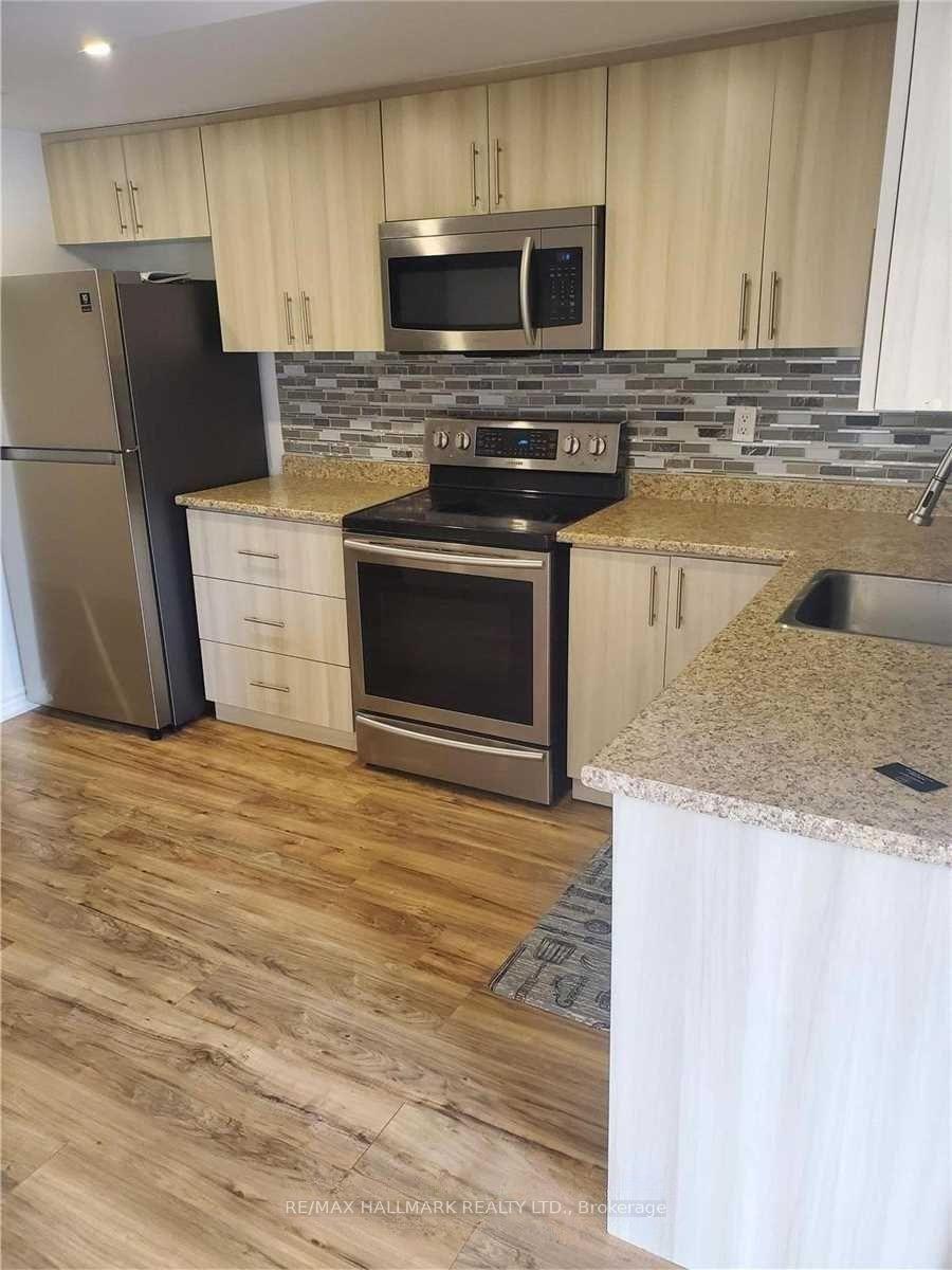 Photo 2 of Unit Bsmnt, 184 Stone Road, Aurora, Aurora Grove — HOMEH