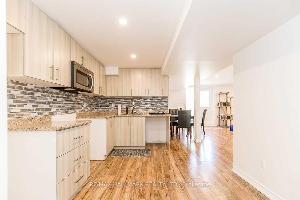 Photo 4 of Unit Bsmnt, 184 Stone Road, Aurora, Aurora Grove — HOMEH