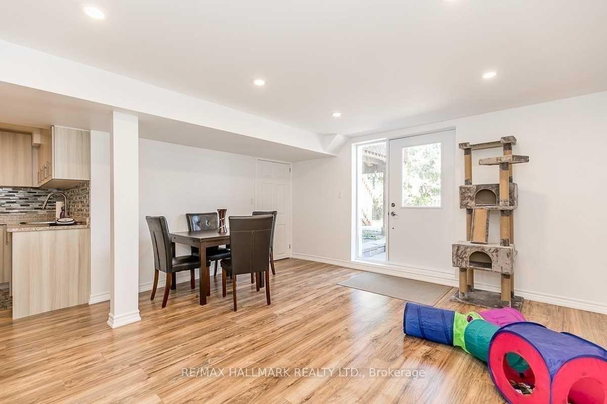 Photo 5 of Unit Bsmnt, 184 Stone Road, Aurora, Aurora Grove — HOMEH