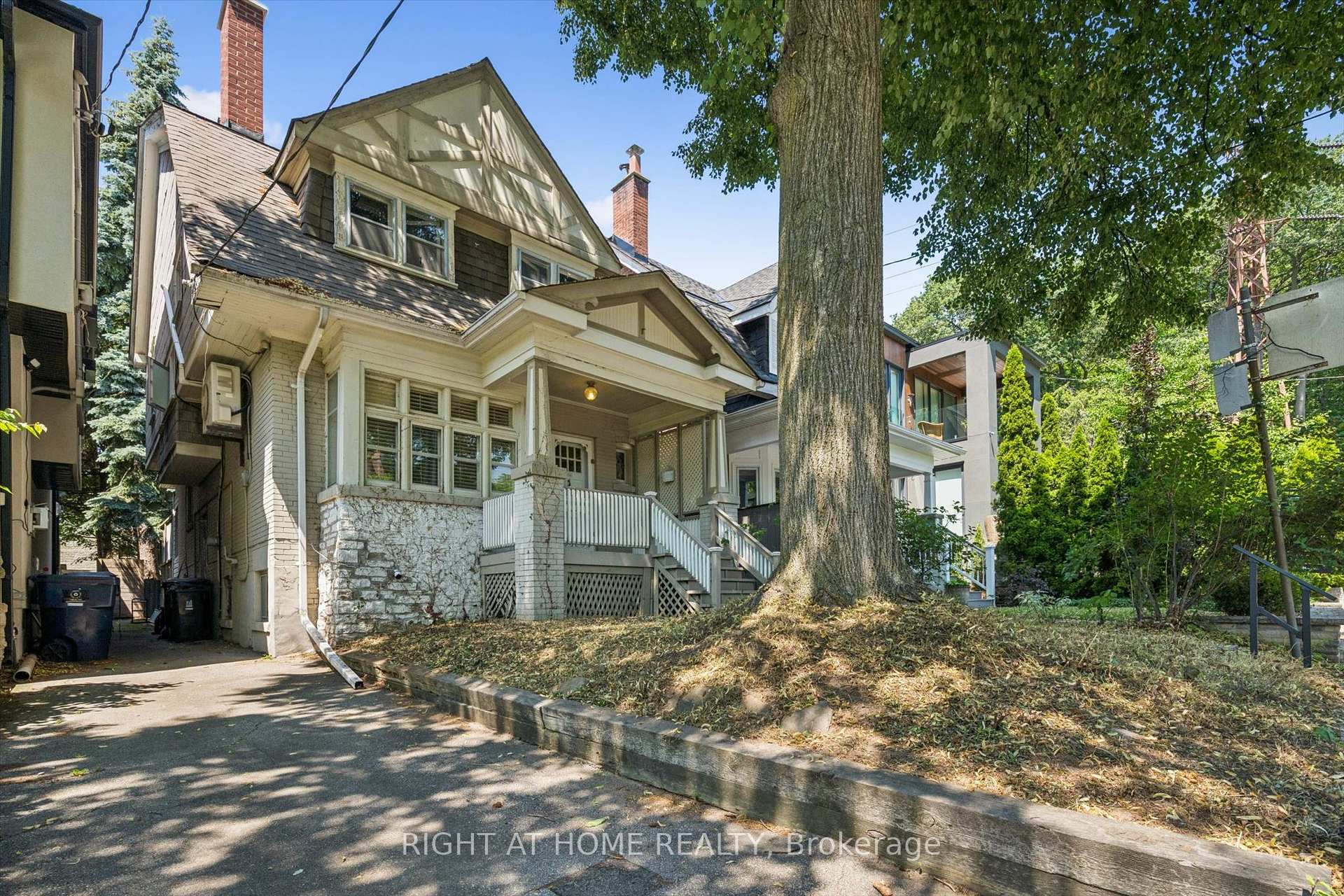 Photo 3 of 4 Jean Street, Toronto, Rosedale-Moore Park — HOMEH