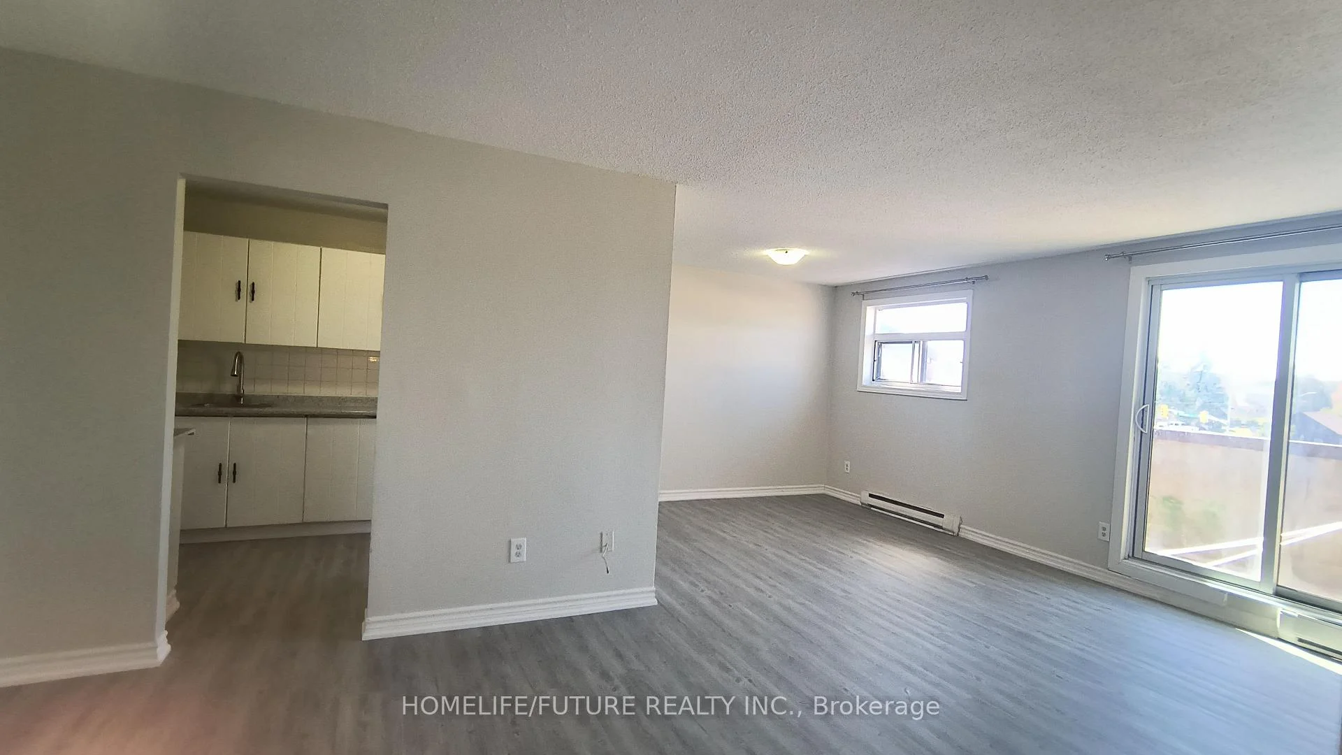 Photo 4 of Unit 405, 560 Bloor Street E, Oshawa, Farewell — HOMEH