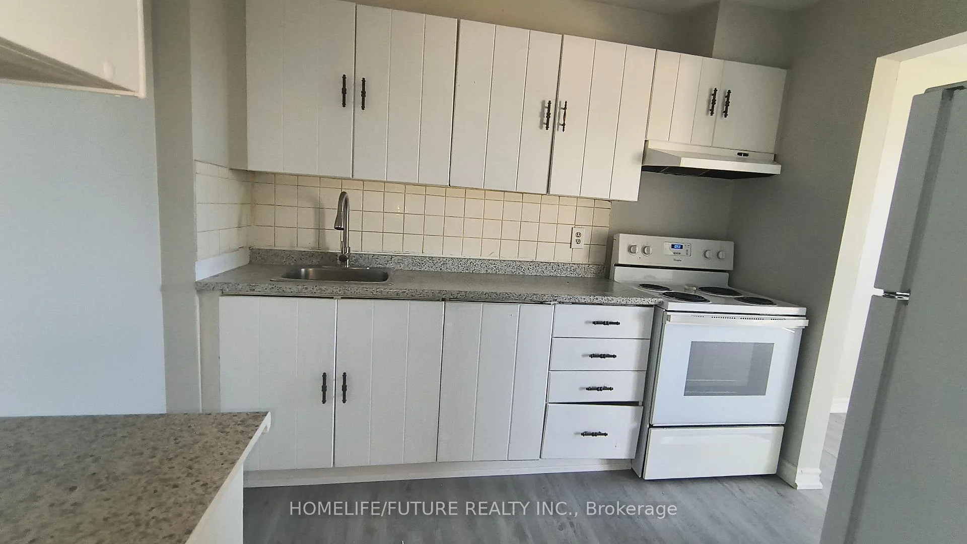 Photo 10 of Unit 405, 560 Bloor Street E, Oshawa, Farewell — HOMEH