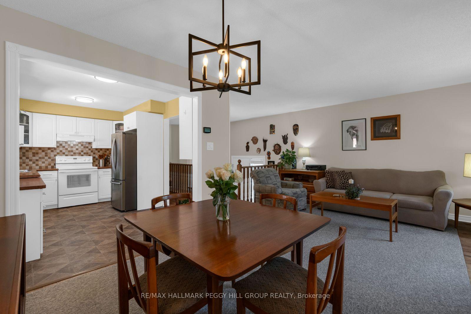 Photo 2 of 5 Barwick Drive, Barrie, West Bayfield — HOMEH