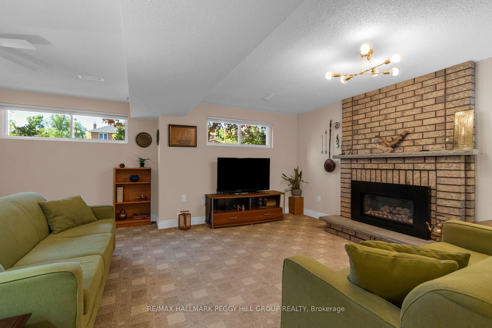Photo 11 of 5 Barwick Drive, Barrie, West Bayfield — HOMEH