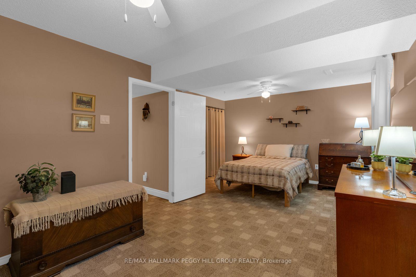 Photo 12 of 5 Barwick Drive, Barrie, West Bayfield — HOMEH