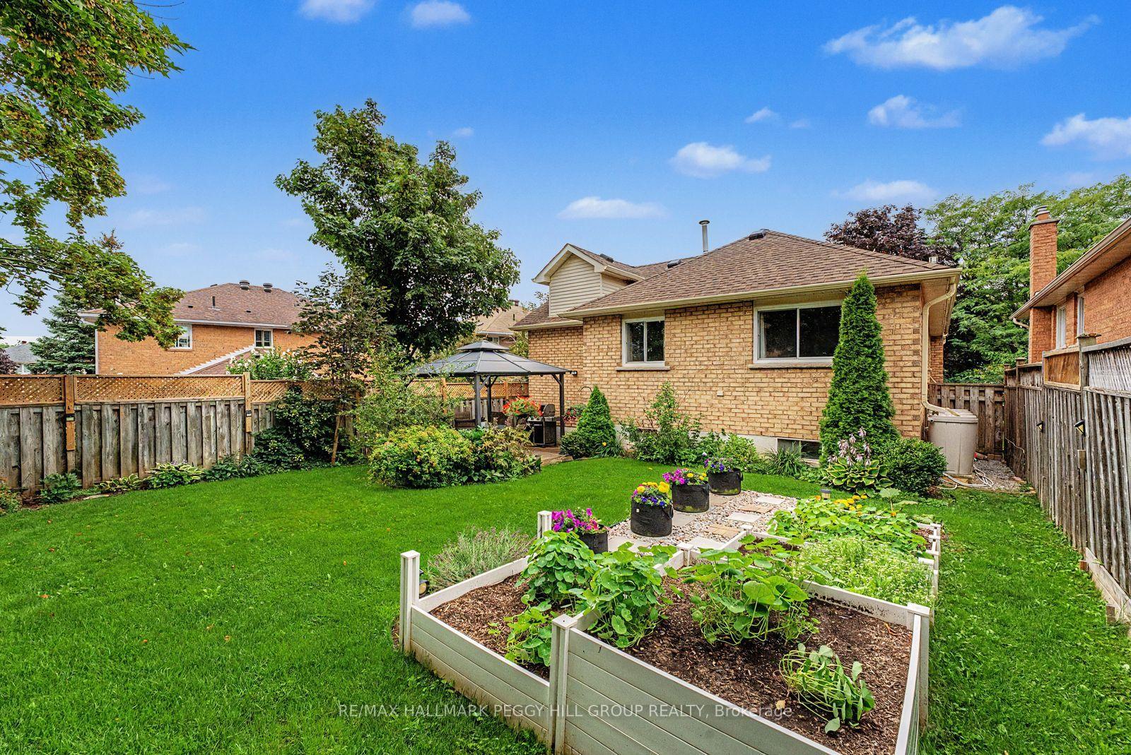 Photo 16 of 5 Barwick Drive, Barrie, West Bayfield — HOMEH