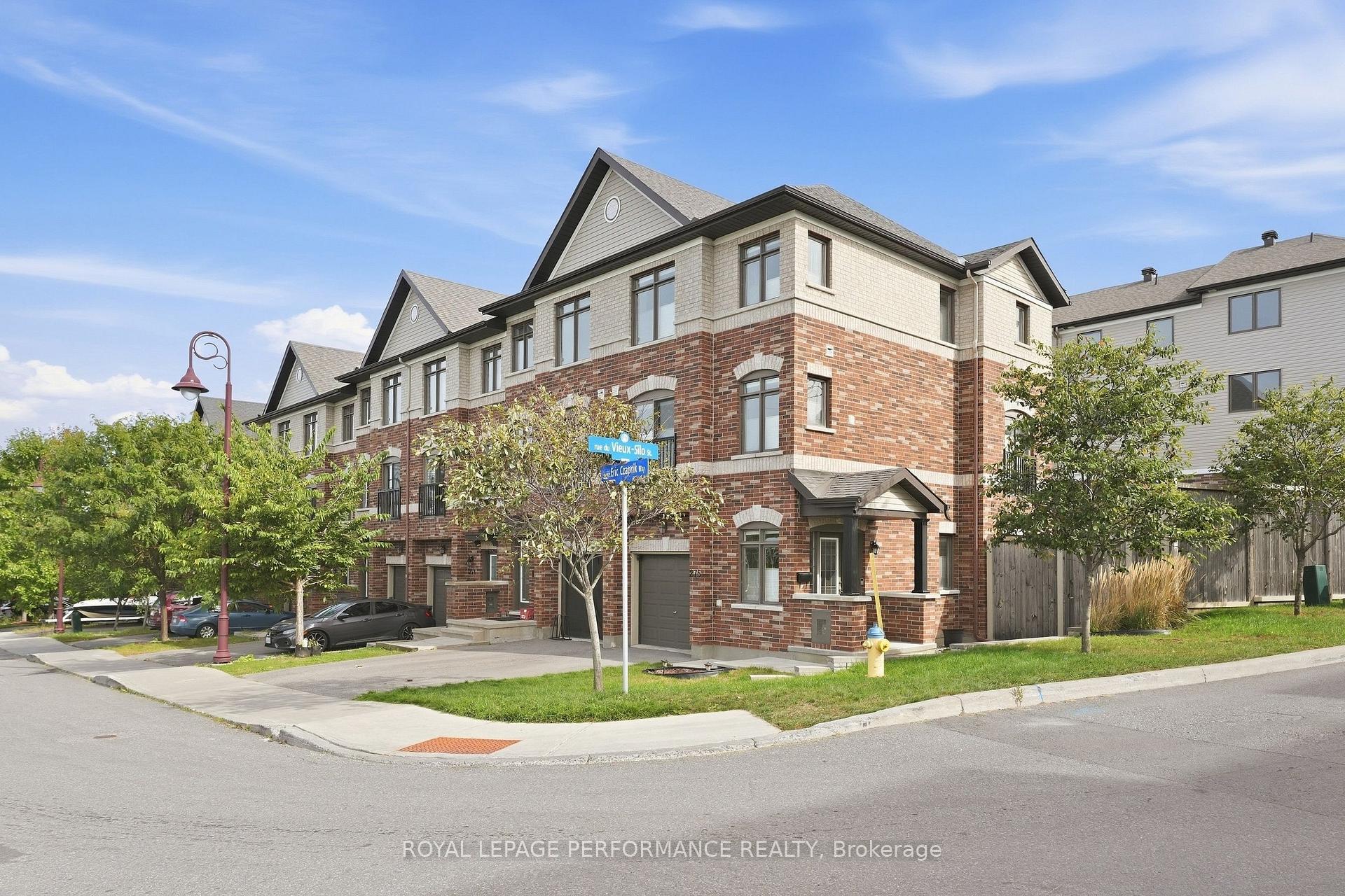 Photo 2 of 275 Eric Czapnik Way, Ottawa, Bilberry Creek/Queenswood Heights — HOMEH