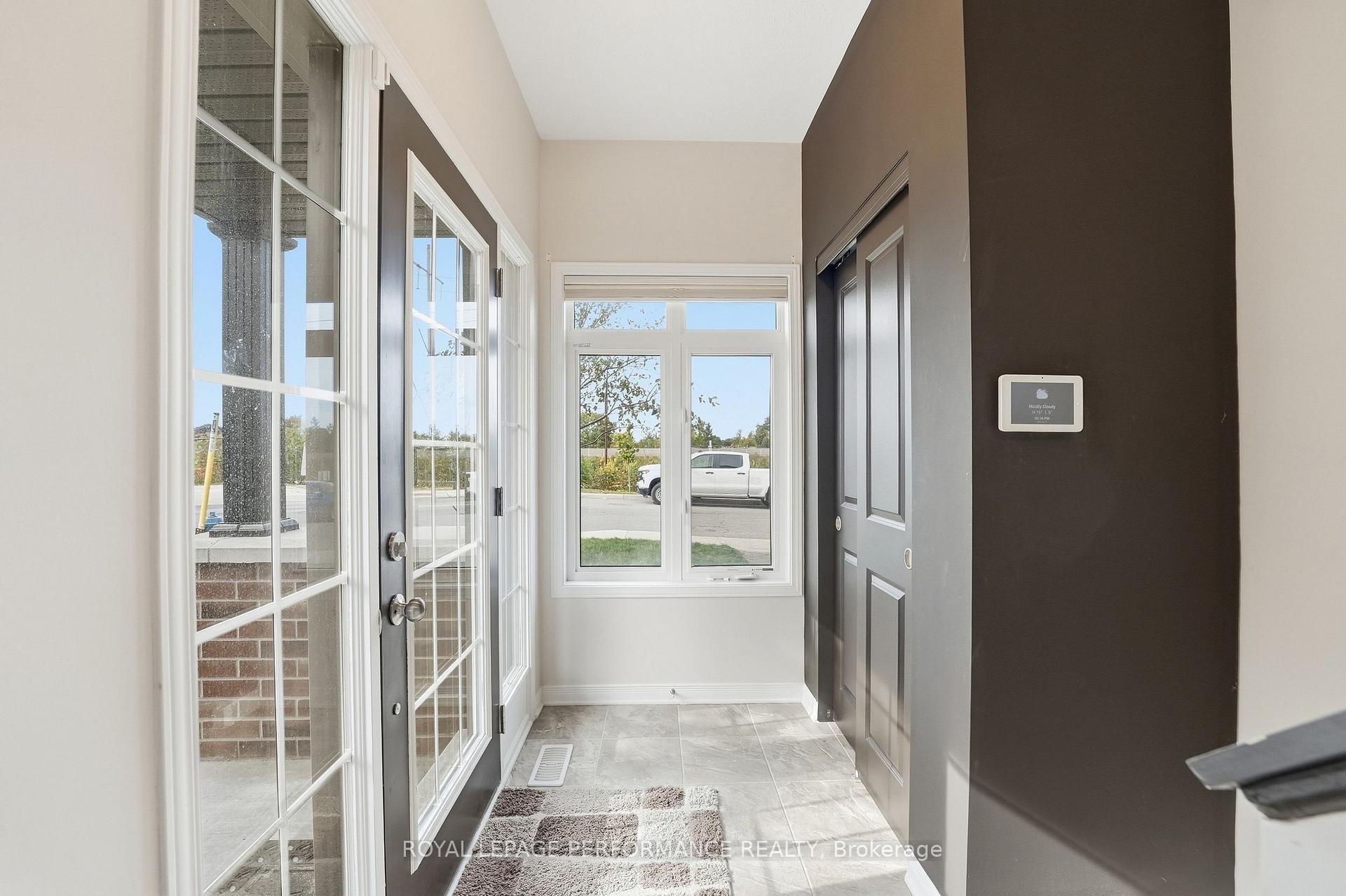 Photo 9 of 275 Eric Czapnik Way, Ottawa, Bilberry Creek/Queenswood Heights — HOMEH
