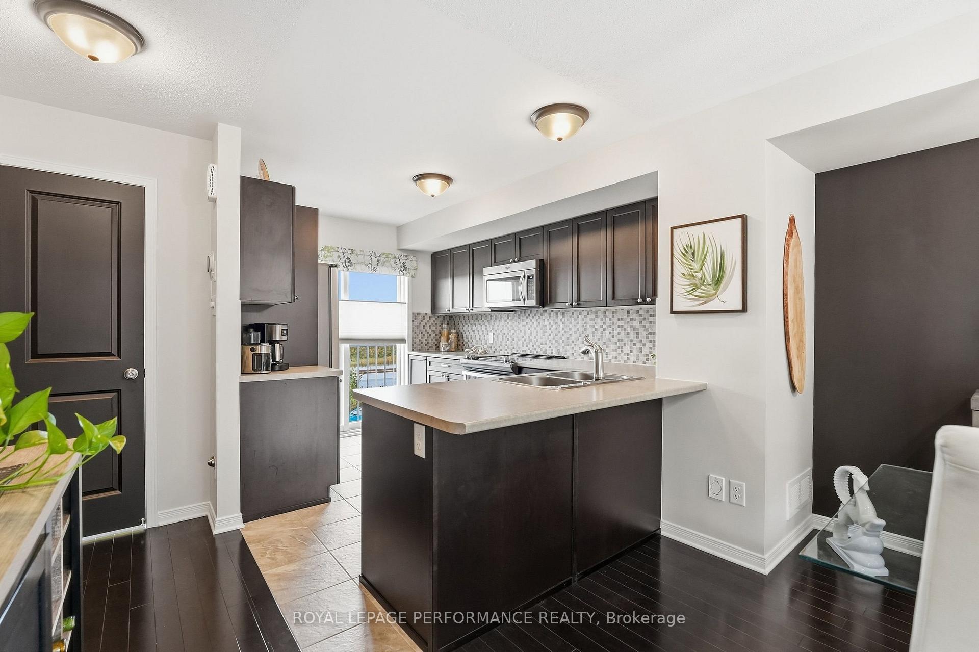 Photo 33 of 275 Eric Czapnik Way, Ottawa, Bilberry Creek/Queenswood Heights — HOMEH