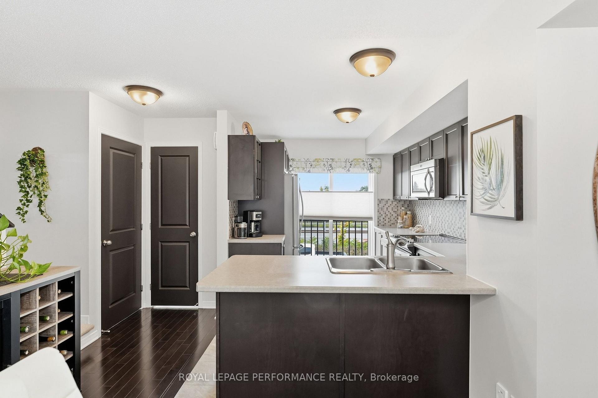 Photo 37 of 275 Eric Czapnik Way, Ottawa, Bilberry Creek/Queenswood Heights — HOMEH