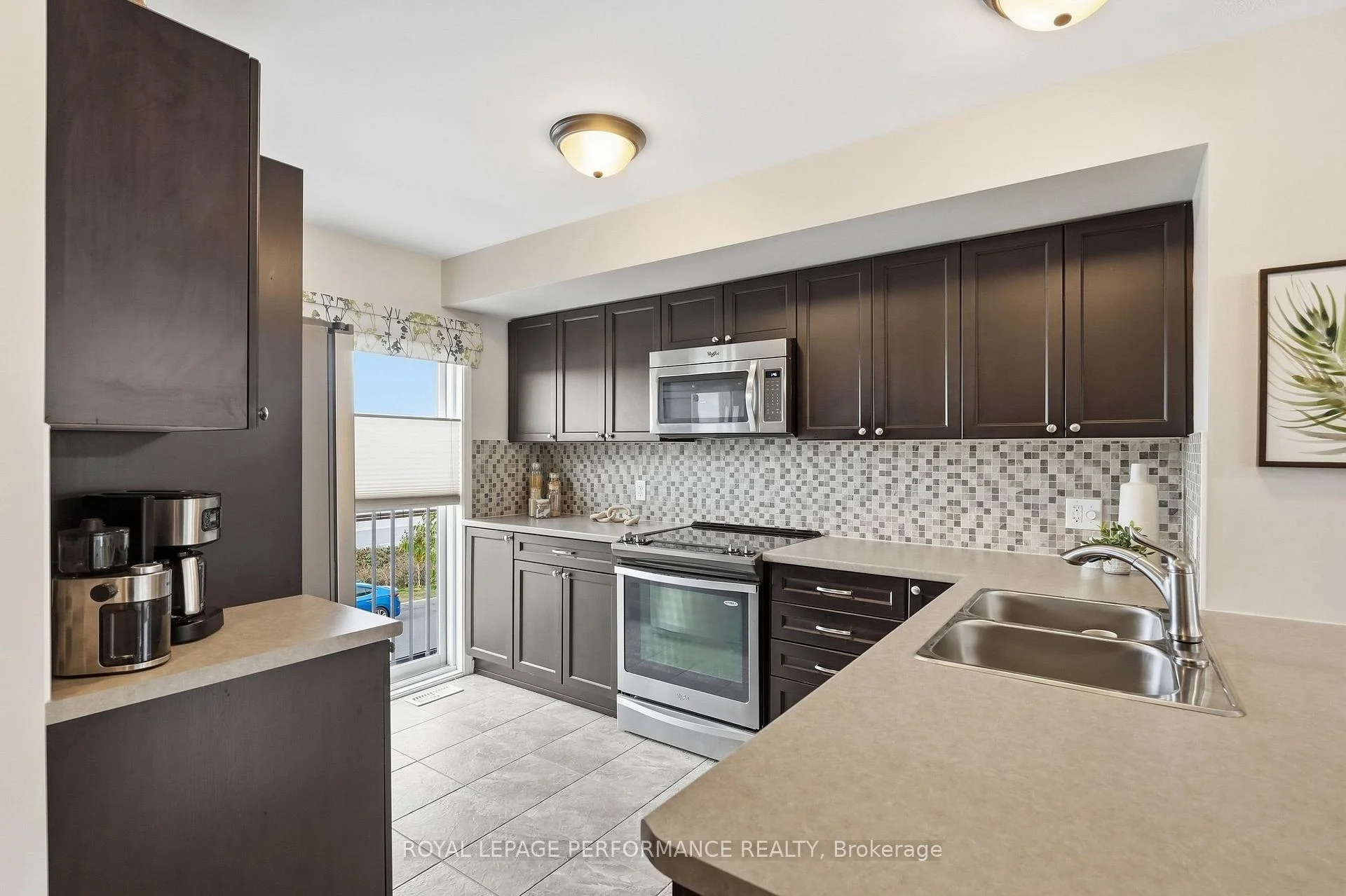 Photo 28 of 275 Eric Czapnik Way, Ottawa, Bilberry Creek/Queenswood Heights — HOMEH