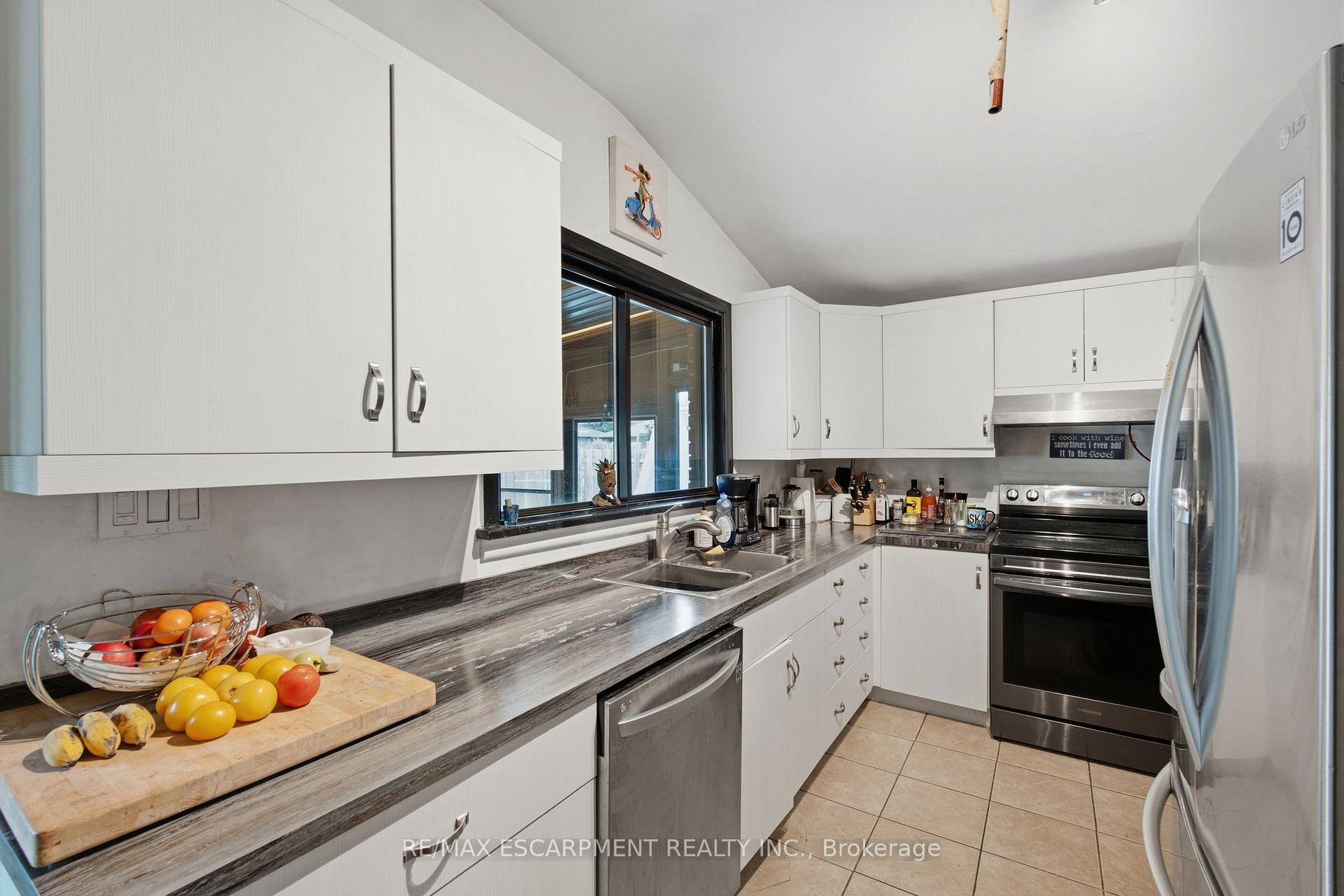 Photo 11 of 67 Wakelin Terrace, St. Catharines, Carlton/Bunting — HOMEH