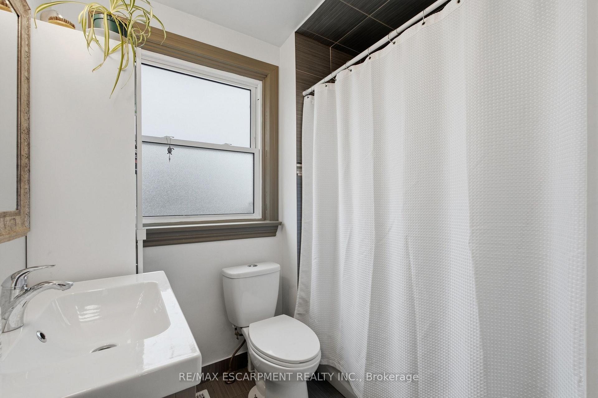 Photo 17 of 67 Wakelin Terrace, St. Catharines, Carlton/Bunting — HOMEH