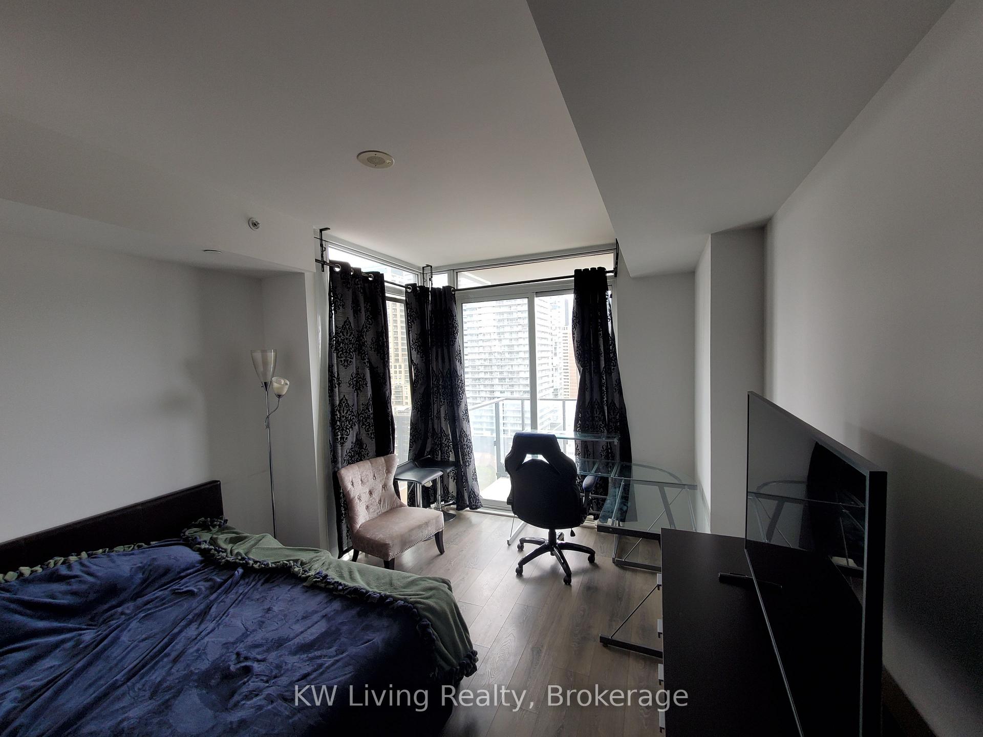 Photo 2 of Unit 1701, 75 St Nicholas Street, Toronto, Bay Street Corridor — HOMEH